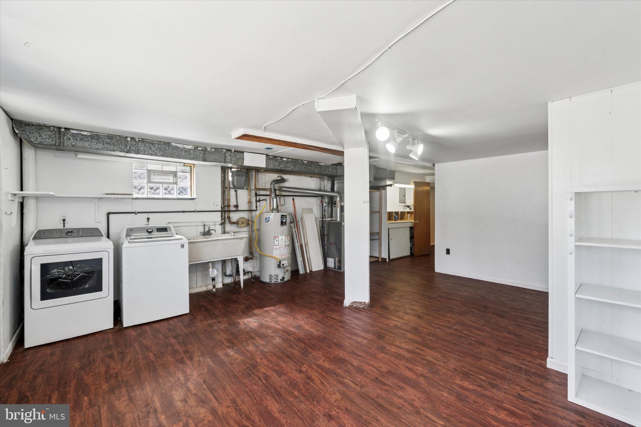 ROXBOROUGH - Residential