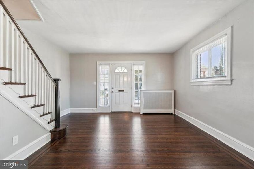 Discover this spacious three-bedroom, one-bathroom home in the heart of Darby featuring elegant granite countertops and stainless-steel appliances in the updated kitchen. Gleaming hardwood floors flow throughout, and the waterproofed basement with two exits offers extra space. A garage is a plus. Don't miss this one to see home! so, make your appointment now! 
Home is currently occupied by the homeowner; it is not vacant. 
Pictures were taken when the house was vacant.