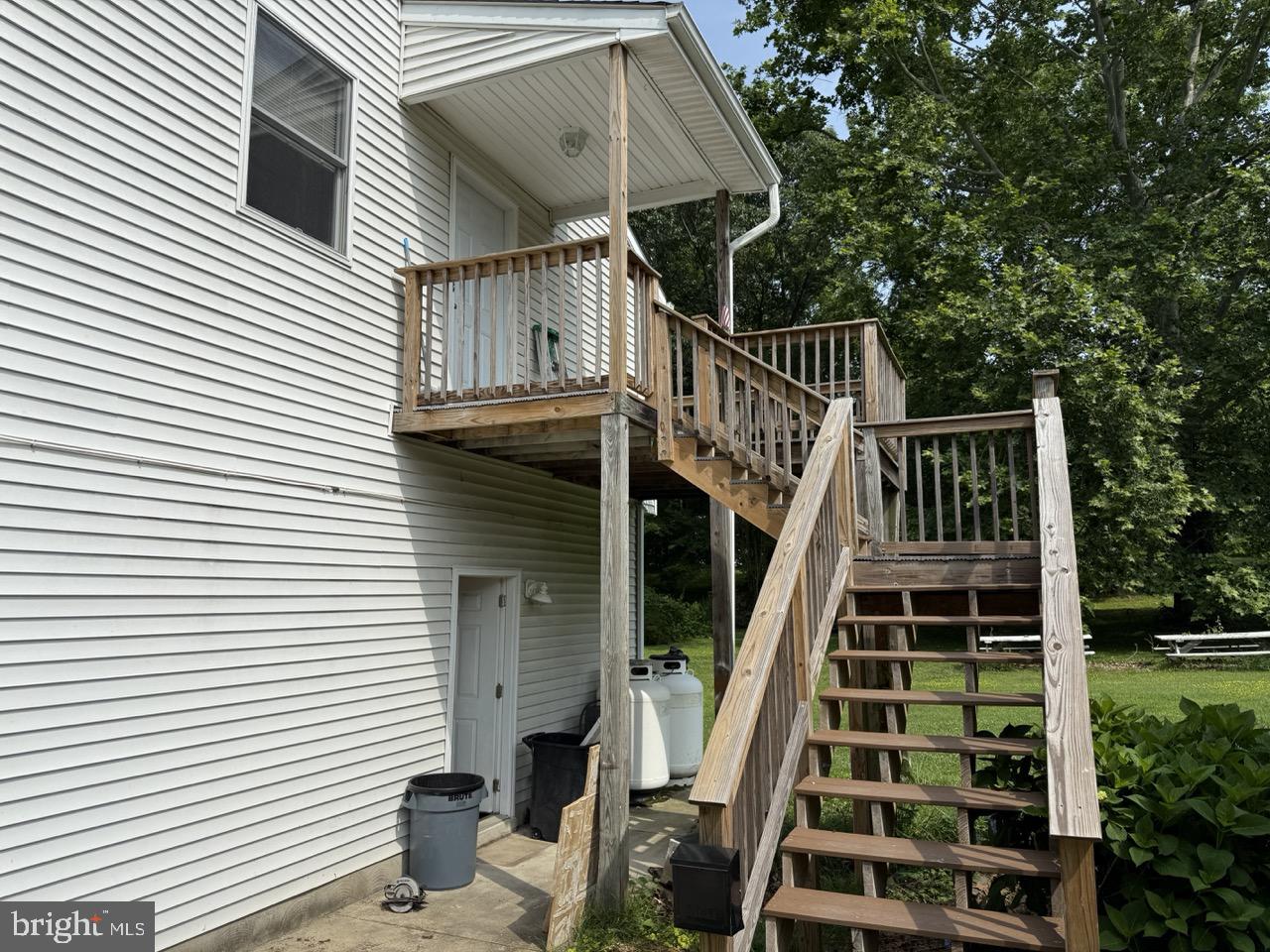 Located in Huntingtown MD. This 2 bedroom 1 bathroom above garage apartment is ready for its new Tenant! Only a short distance to Route 4, Making this apartment ideal as far as location goes. As you walk in you are greeted by a generous open living space.
In order to be considered for this rental, a potential tenant must have a minimum credit score of 640, and the house hold monthly income must be at least 3X the amount of rent