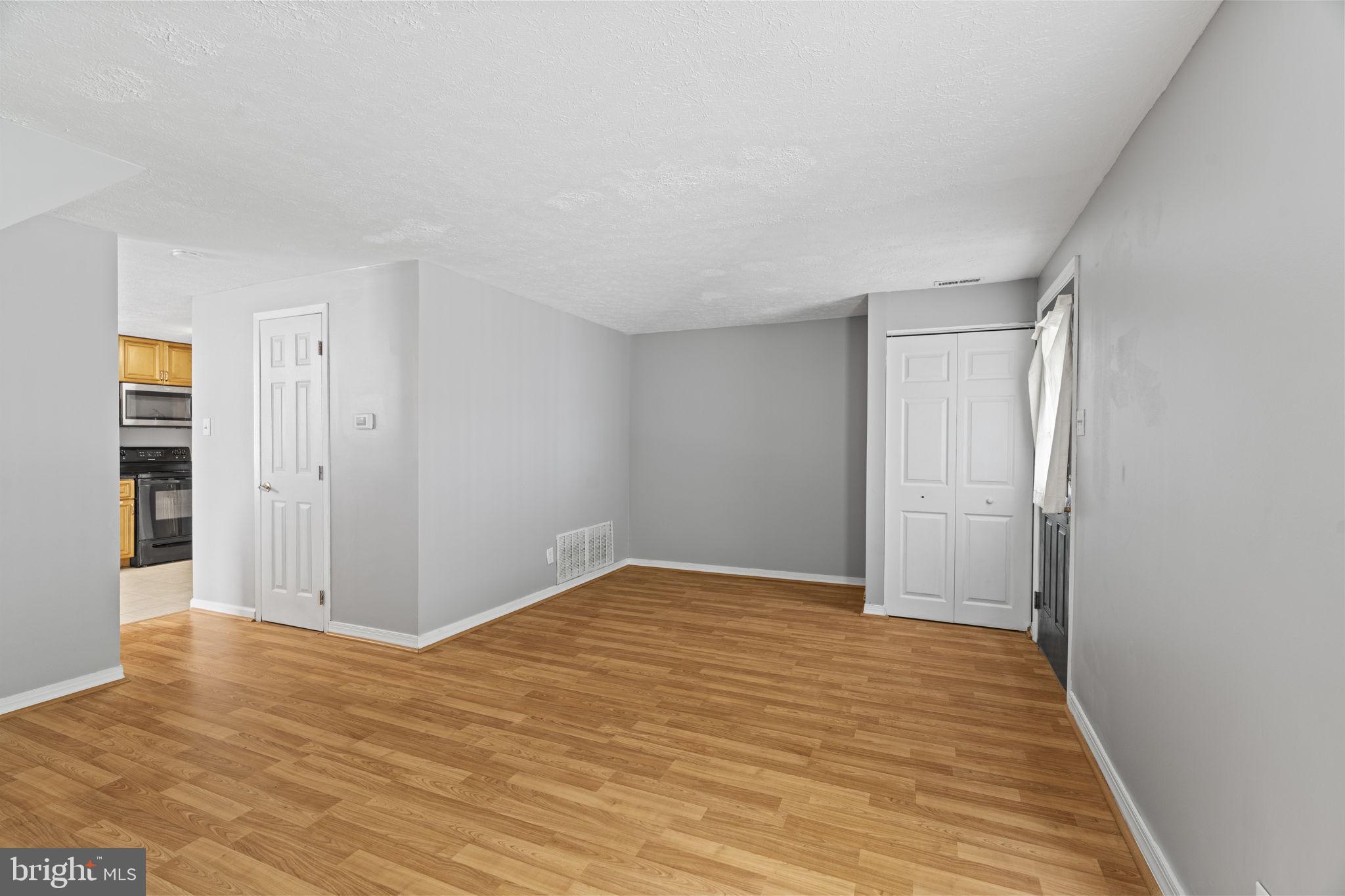 2502 GREENWOOD DRIVE