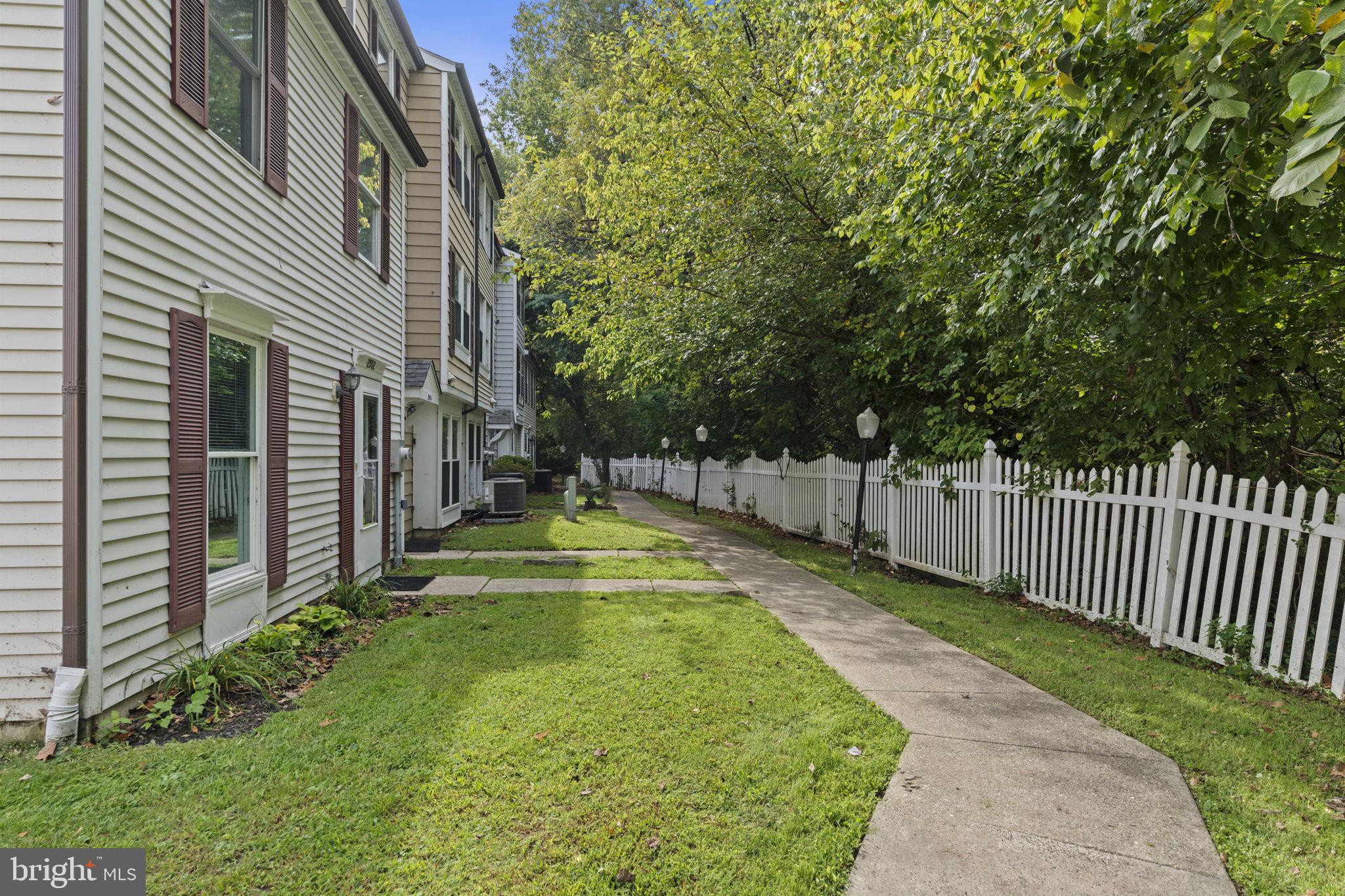 2502 GREENWOOD DRIVE