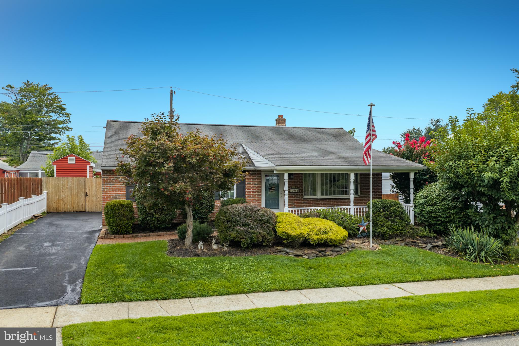 3749 KINGSTON WAY