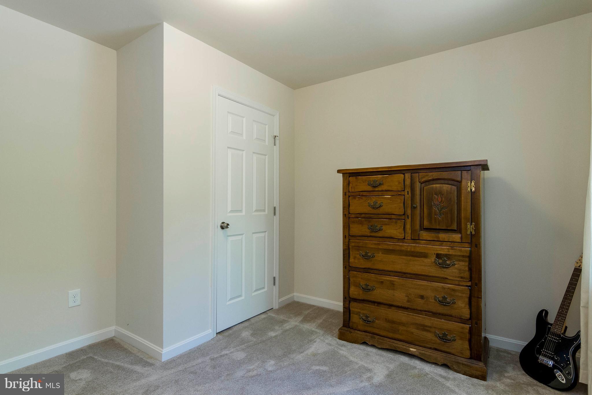 COUNTRY ACRES - Residential