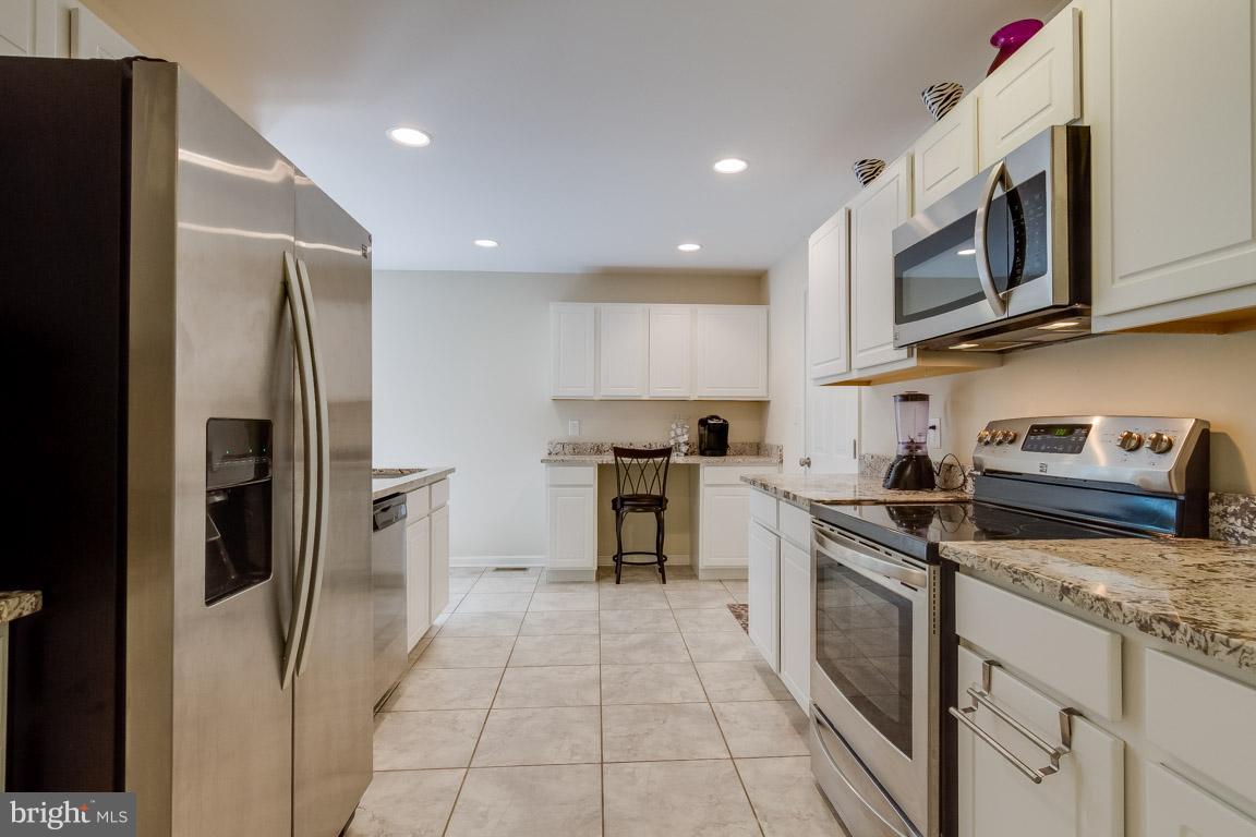 COUNTRY ACRES - Residential