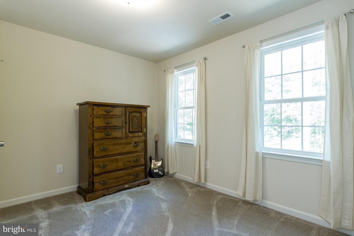 COUNTRY ACRES - Residential