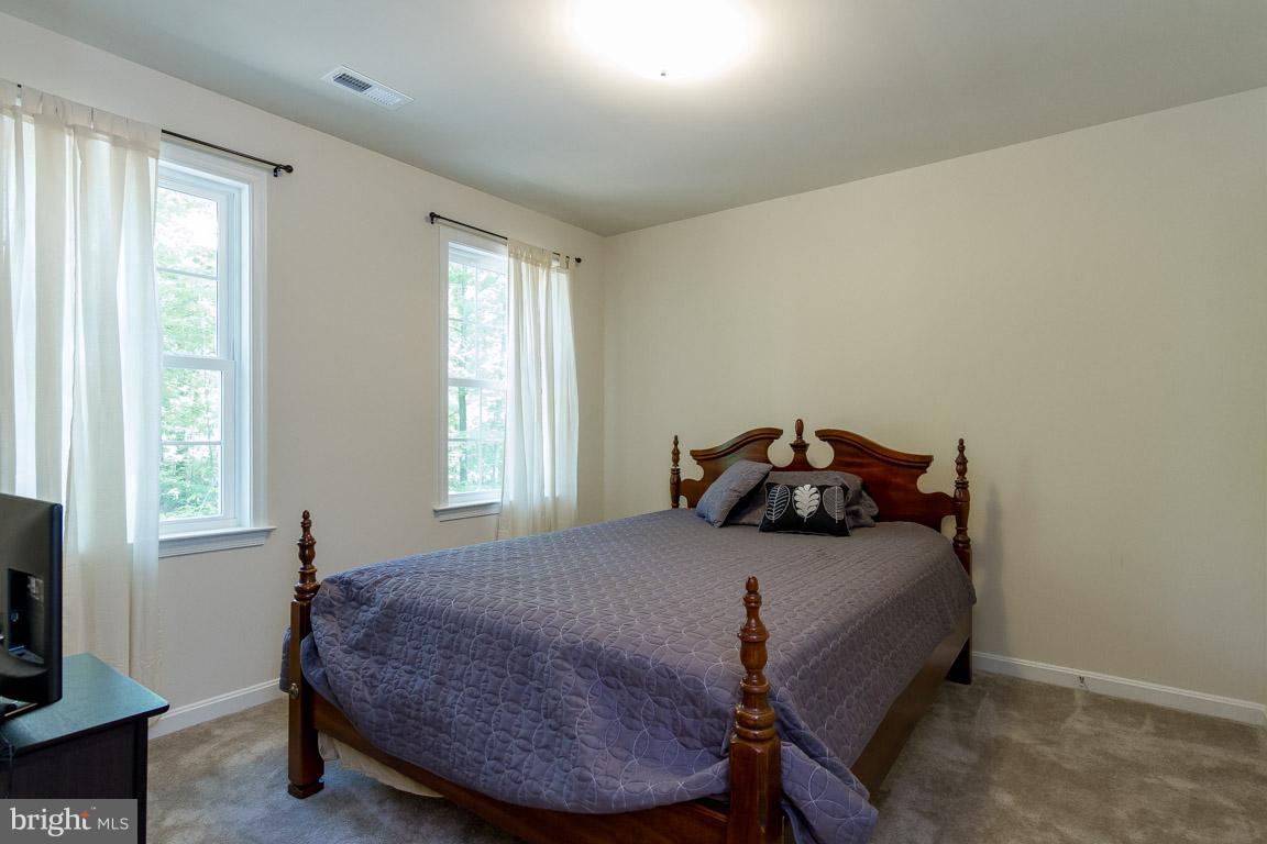 COUNTRY ACRES - Residential