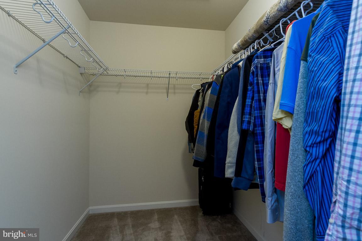 COUNTRY ACRES - Residential