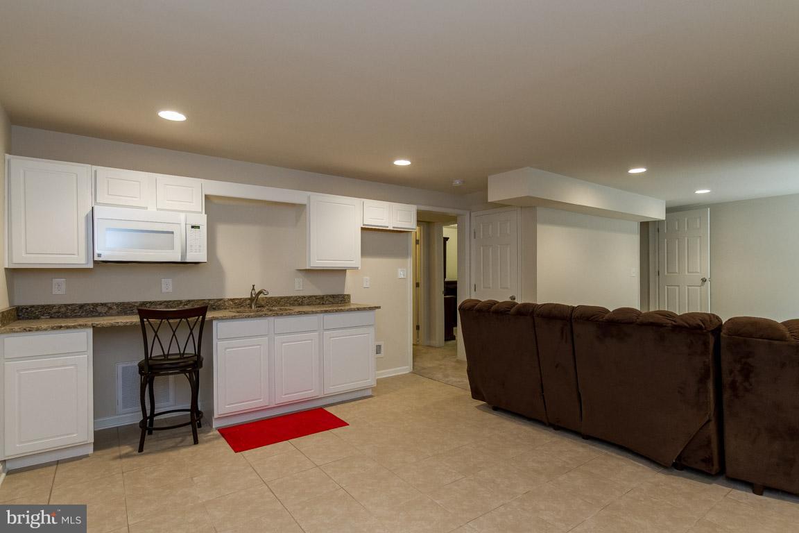 COUNTRY ACRES - Residential