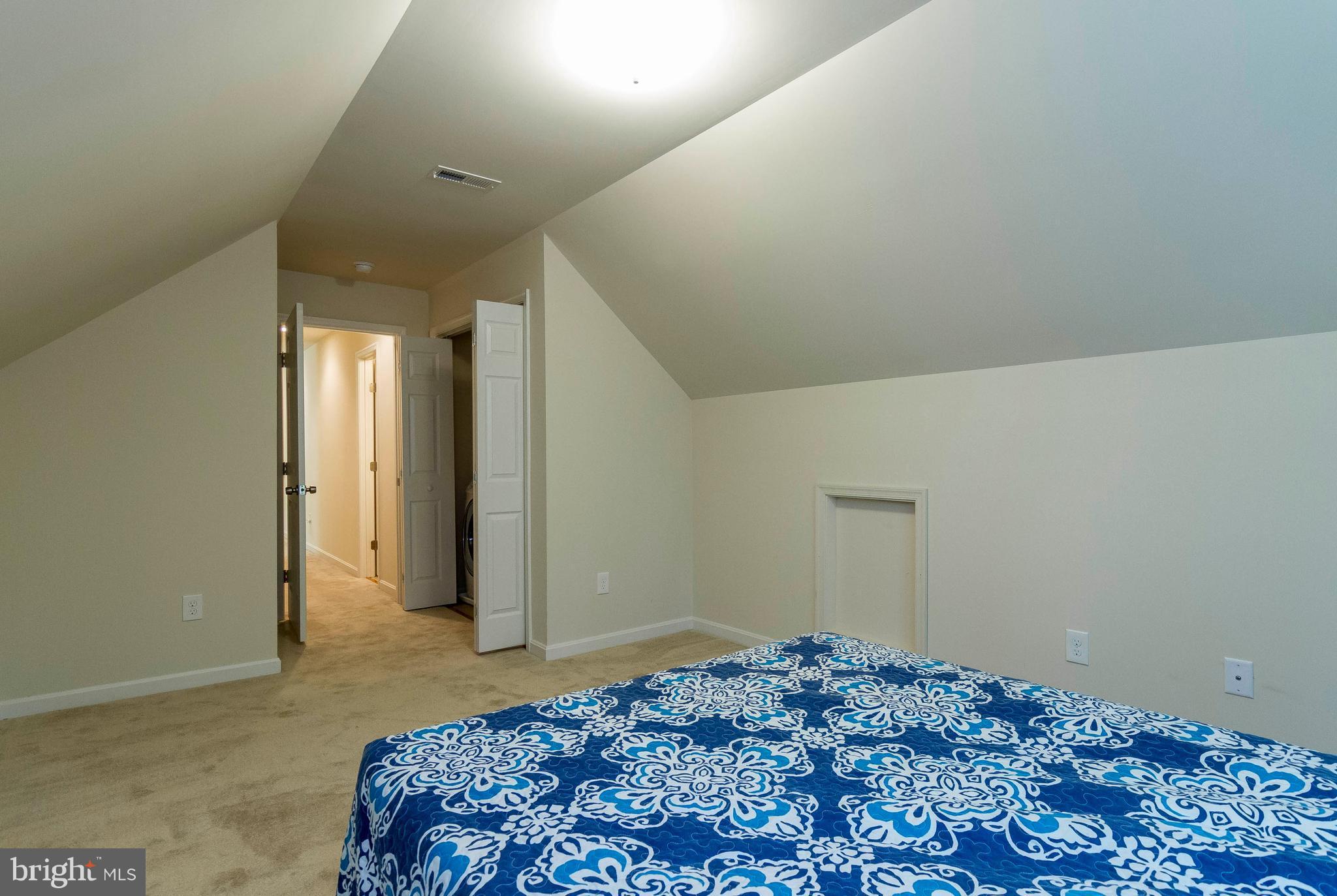 COUNTRY ACRES - Residential