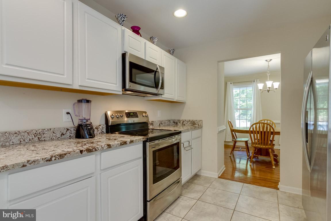 COUNTRY ACRES - Residential