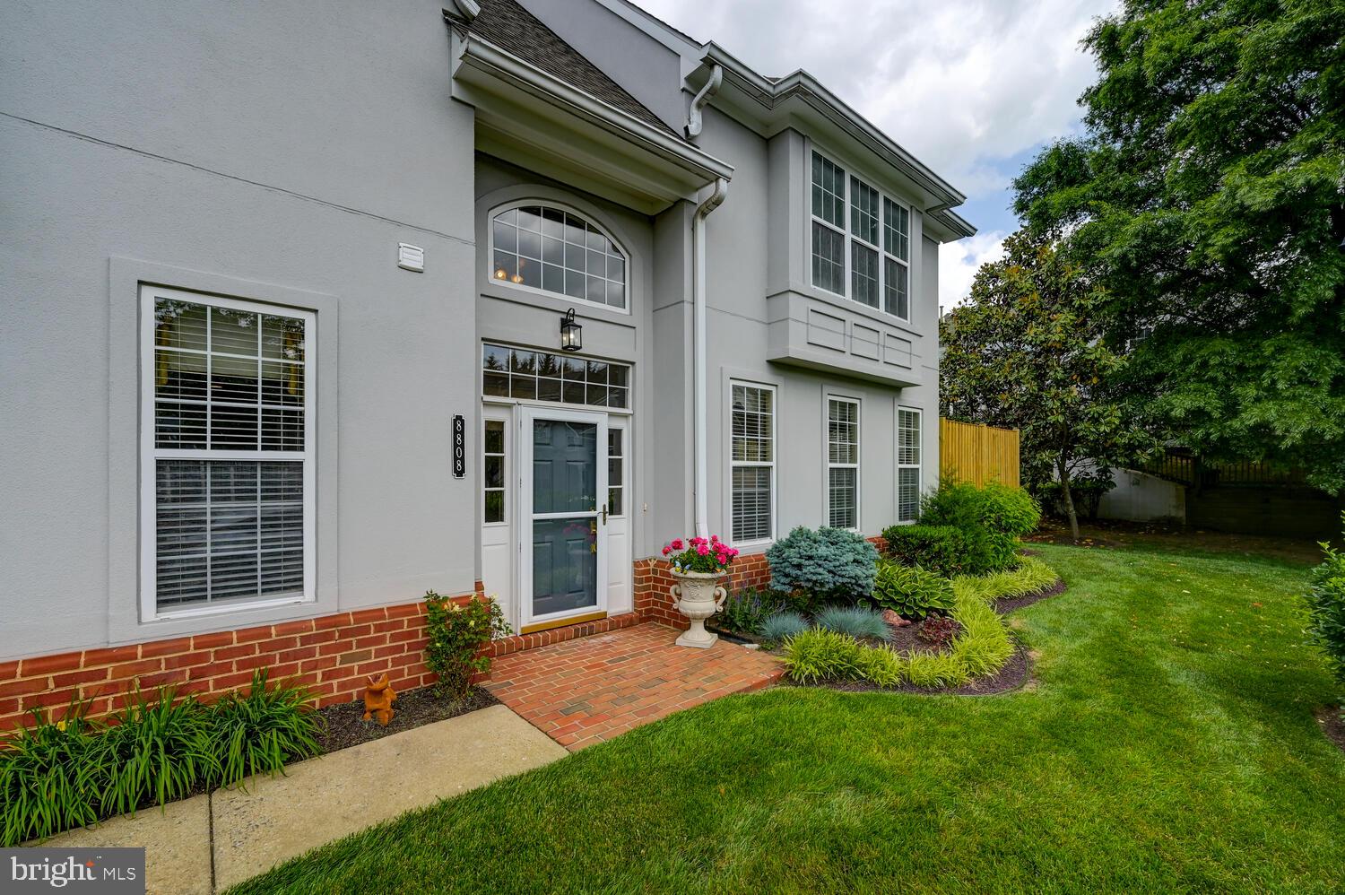 GREY ROCK VILLAS - Residential