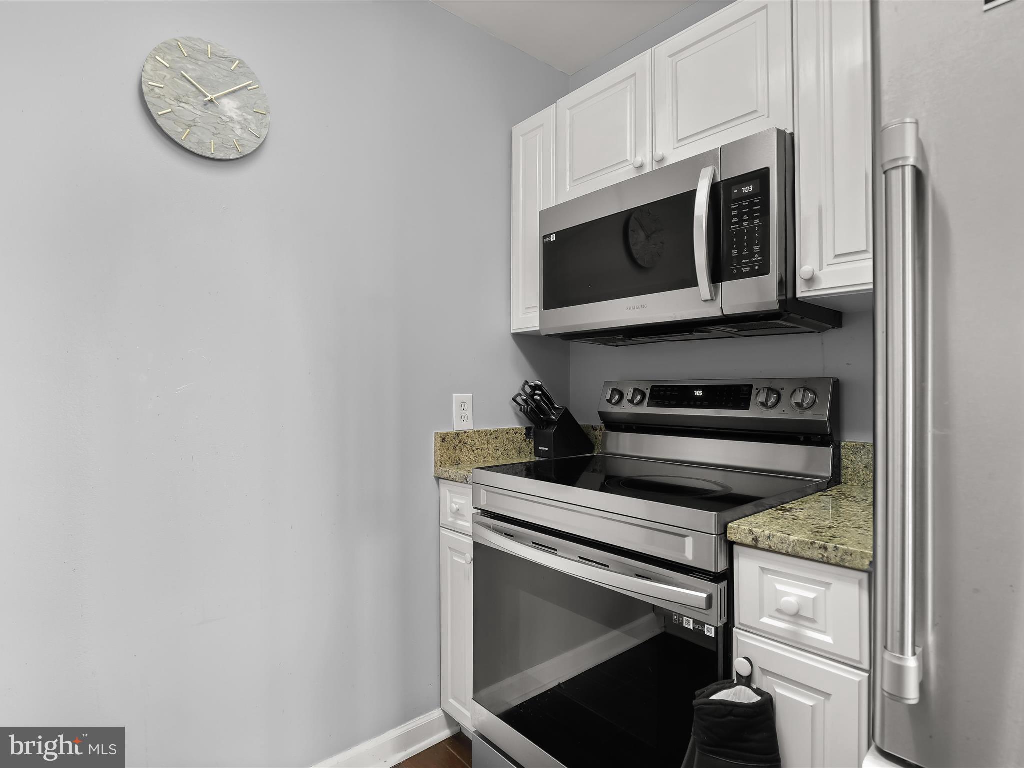 HARBORVIEW CONDOMINIUMS - Residential