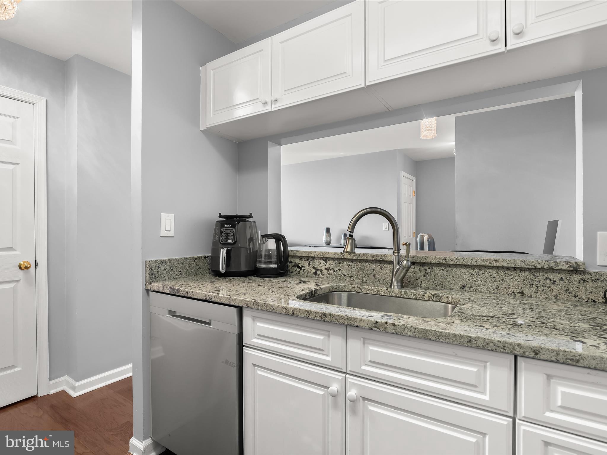 HARBORVIEW CONDOMINIUMS - Residential