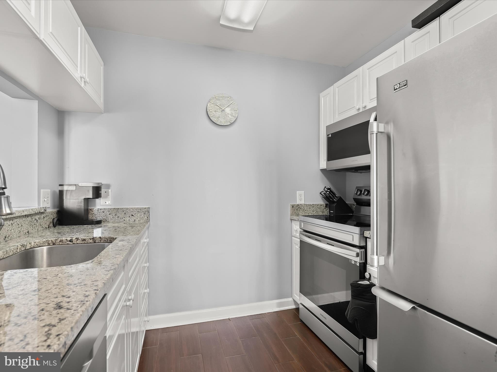 HARBORVIEW CONDOMINIUMS - Residential