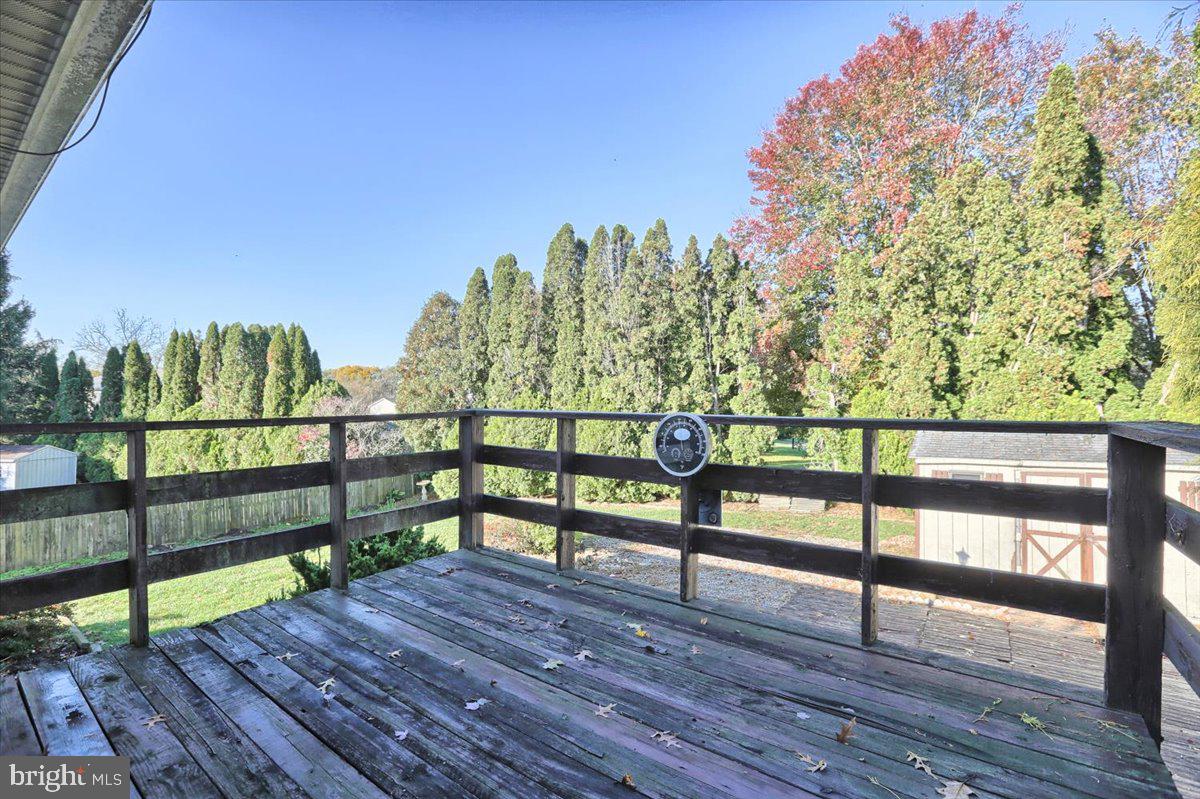 SPRING MANOR - Residential