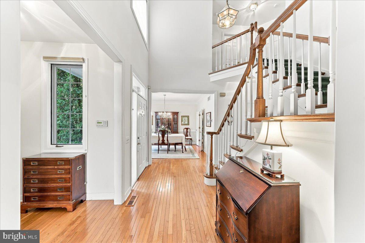 53 BRIDLE WAY