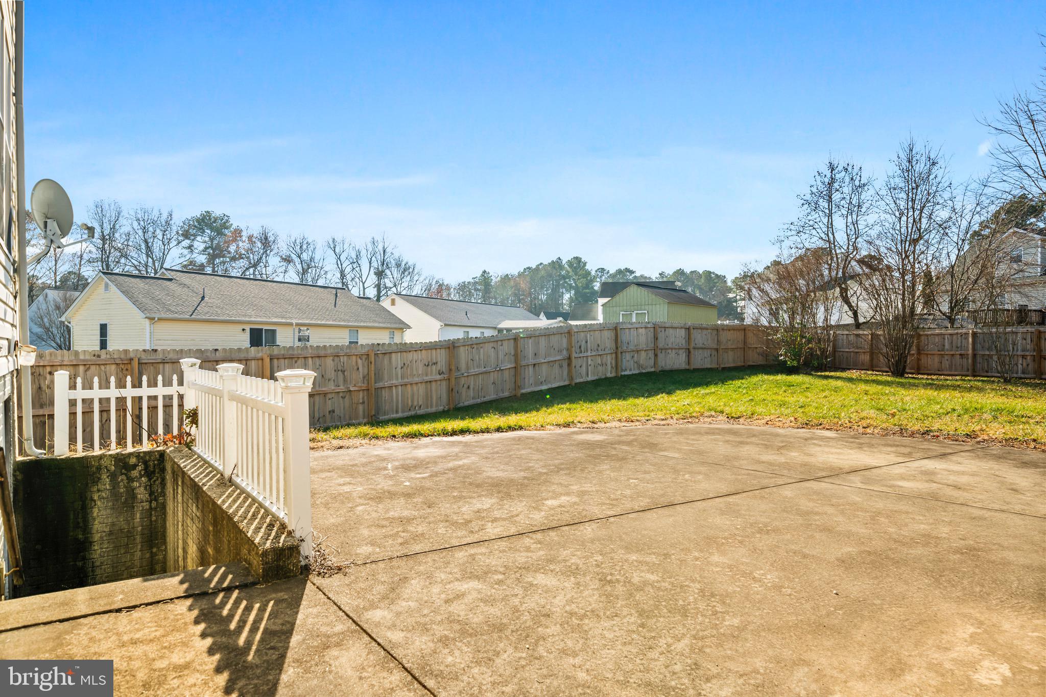 EMERALD HILLS ESTATES - Residential Lease