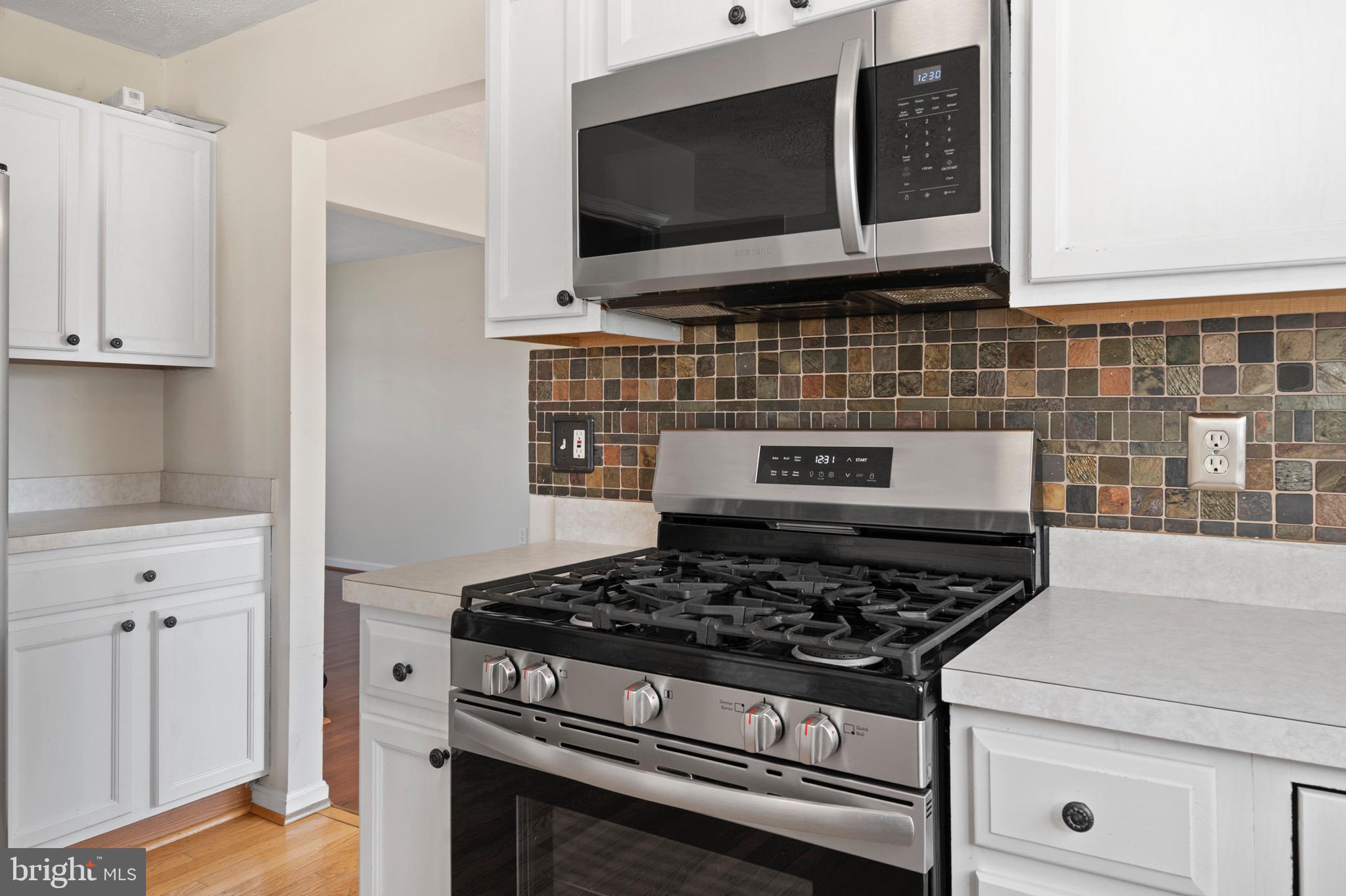 EMERALD HILLS ESTATES - Residential Lease