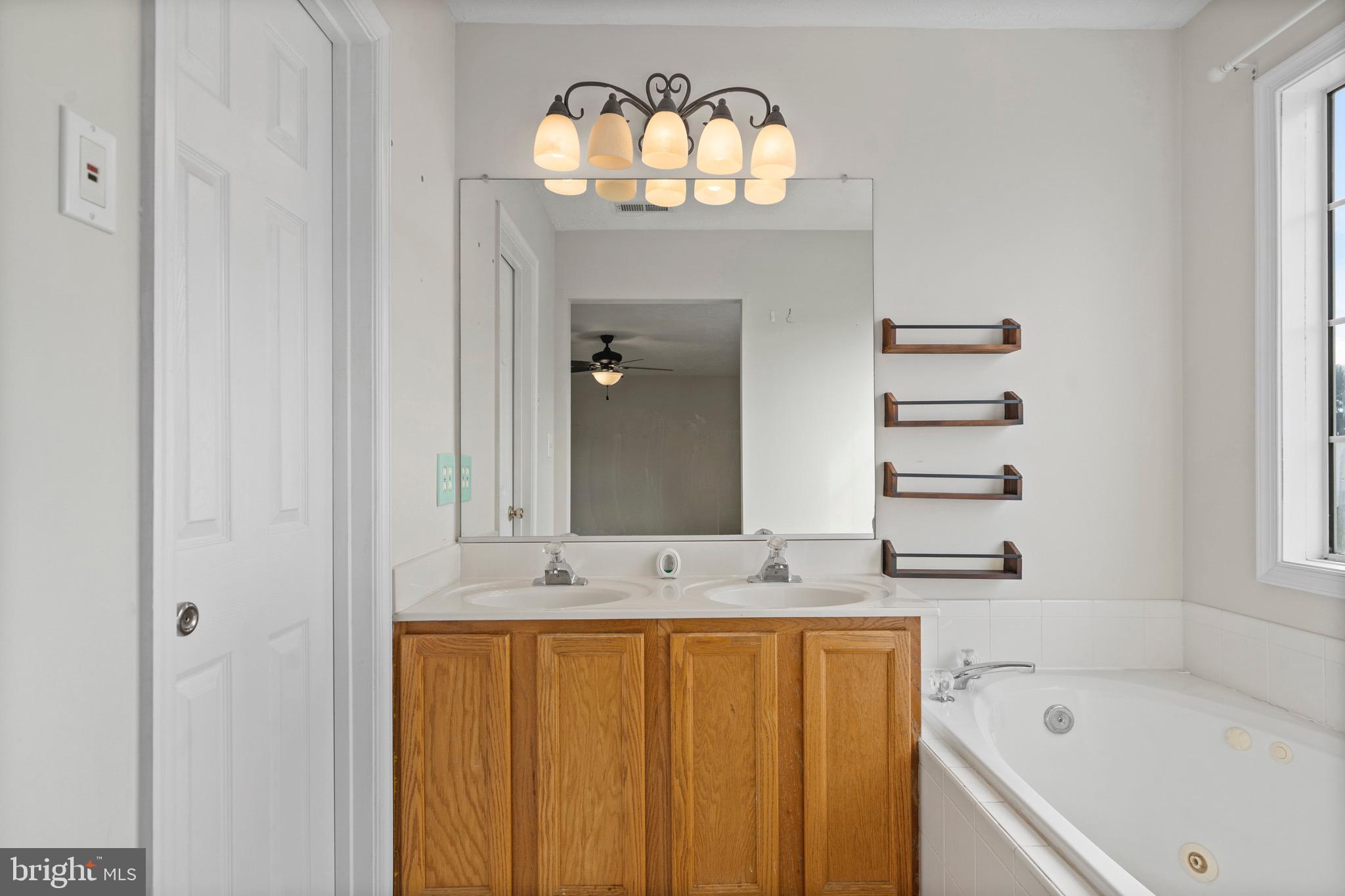 EMERALD HILLS ESTATES - Residential Lease