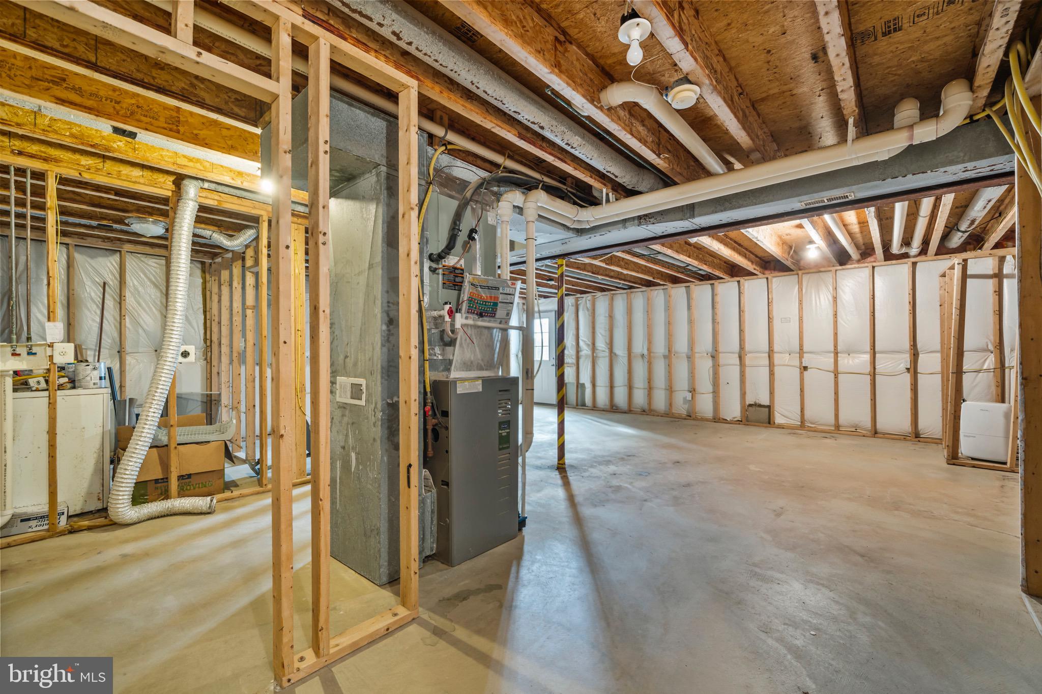 EMERALD HILLS ESTATES - Residential Lease