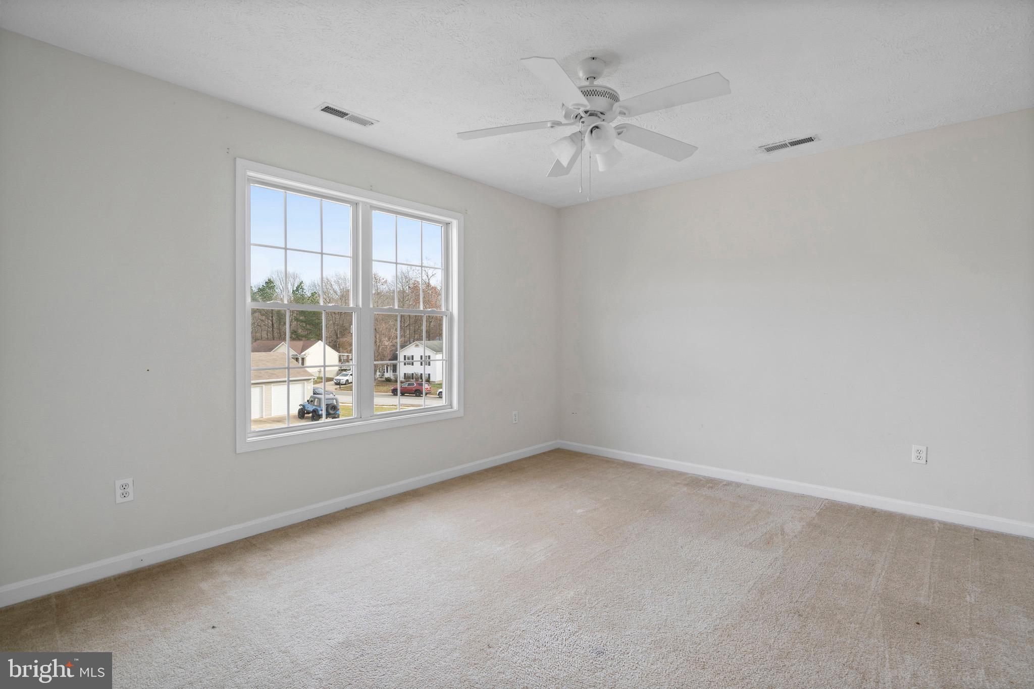 EMERALD HILLS ESTATES - Residential Lease