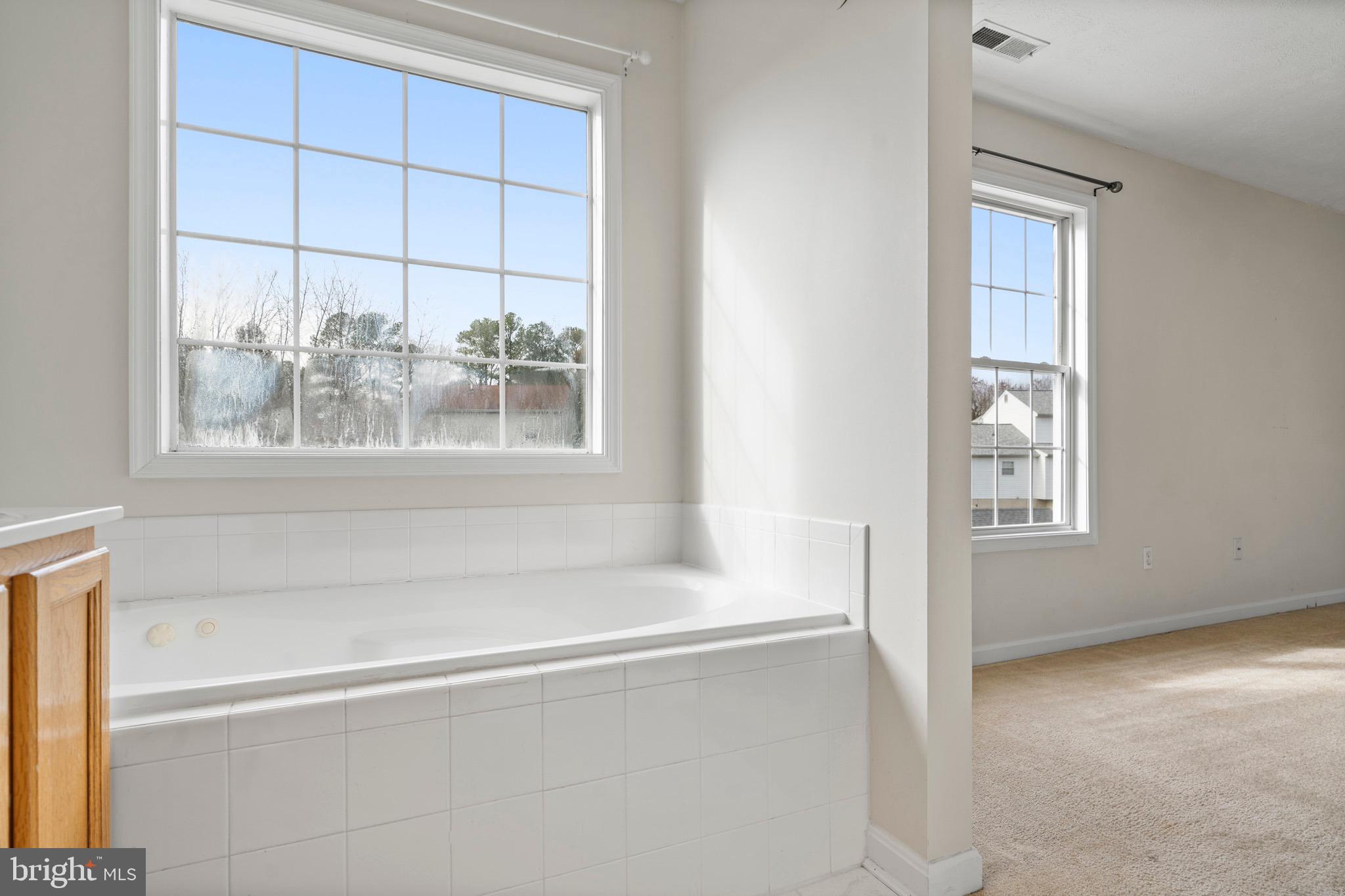 EMERALD HILLS ESTATES - Residential Lease