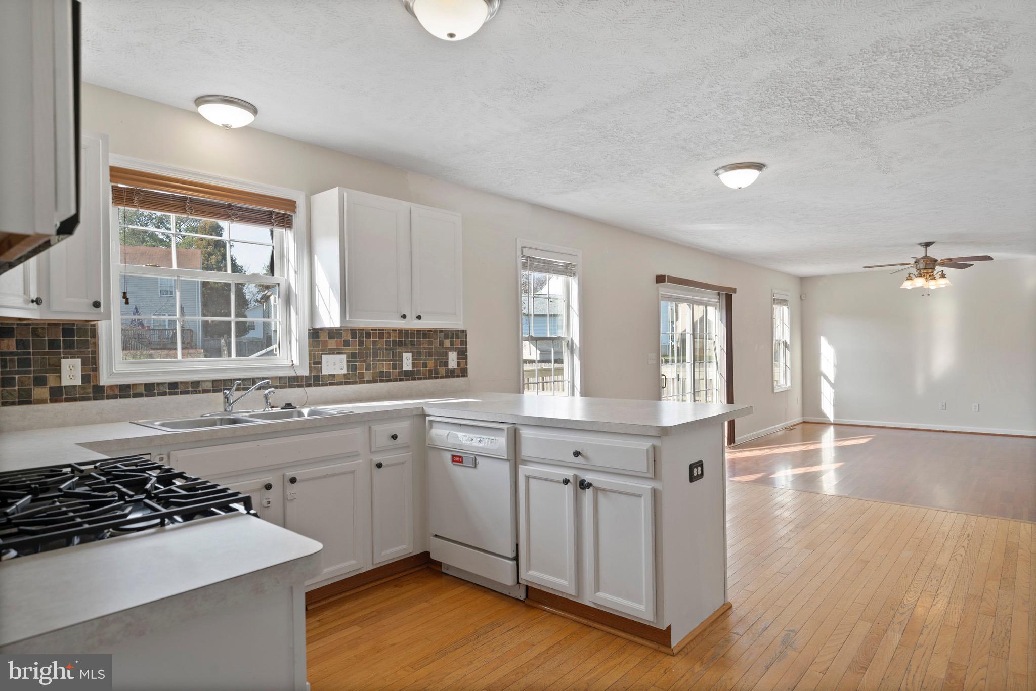 EMERALD HILLS ESTATES - Residential Lease