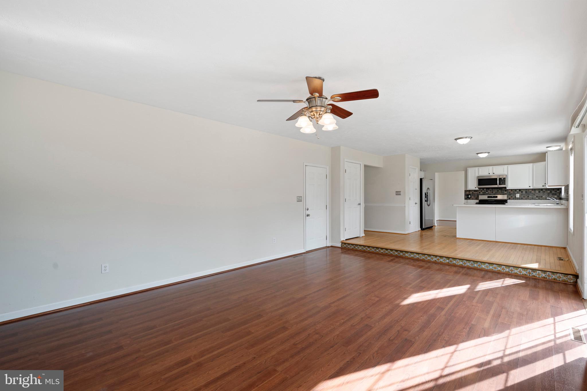 EMERALD HILLS ESTATES - Residential Lease