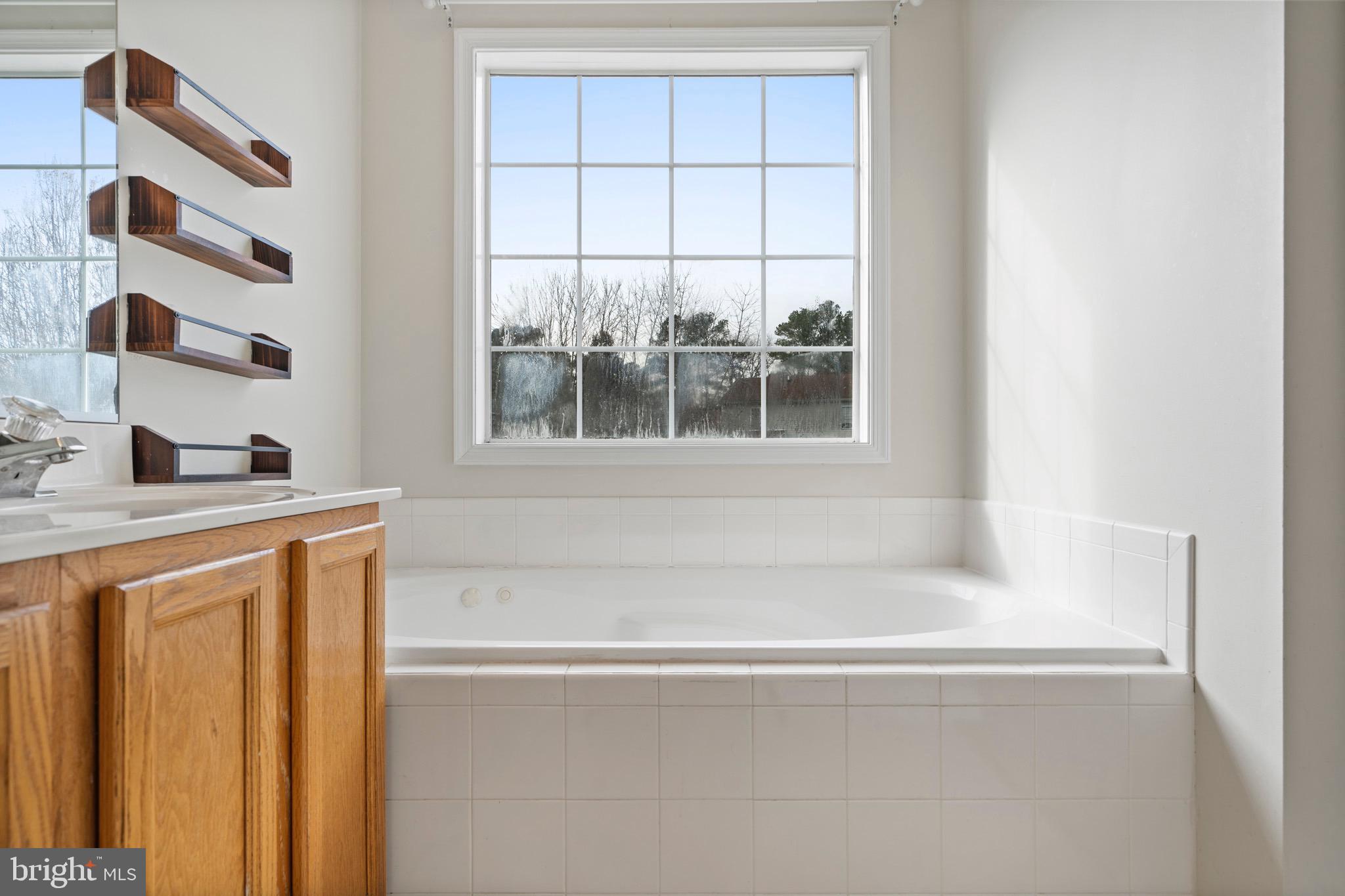 EMERALD HILLS ESTATES - Residential Lease