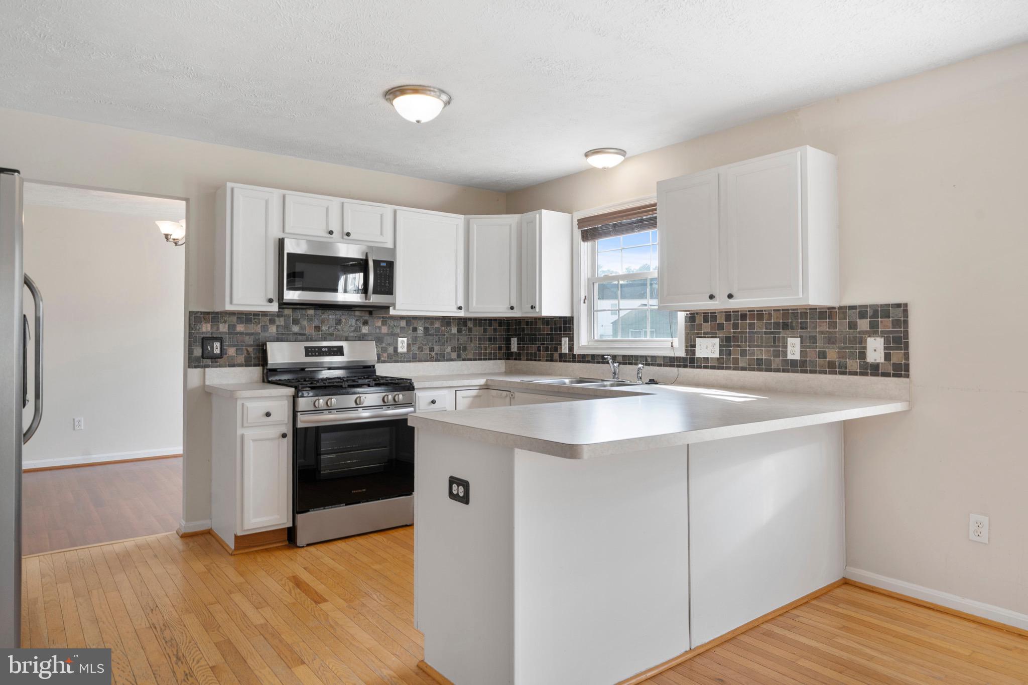 EMERALD HILLS ESTATES - Residential Lease