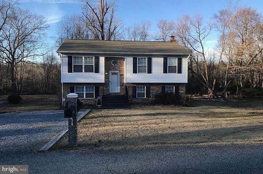 This well maintained 3 bedroom, 1 1/2 bath with a rec room that can be used as a bedroom on a huge lot with a deck The yard is awesome.  Quiet street, lots of parking, no HOA.  close to everything. DC, Northern Virginia, AFB, NASA. tour this property by yourself using Rently.com from 8am-8pm