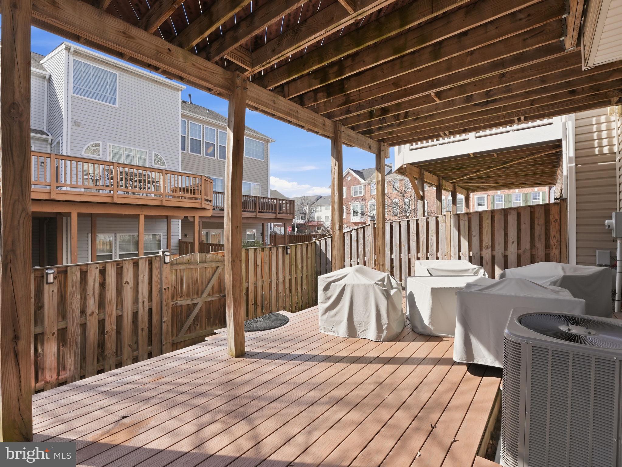 LAUREL HILL LANDBAY - Residential