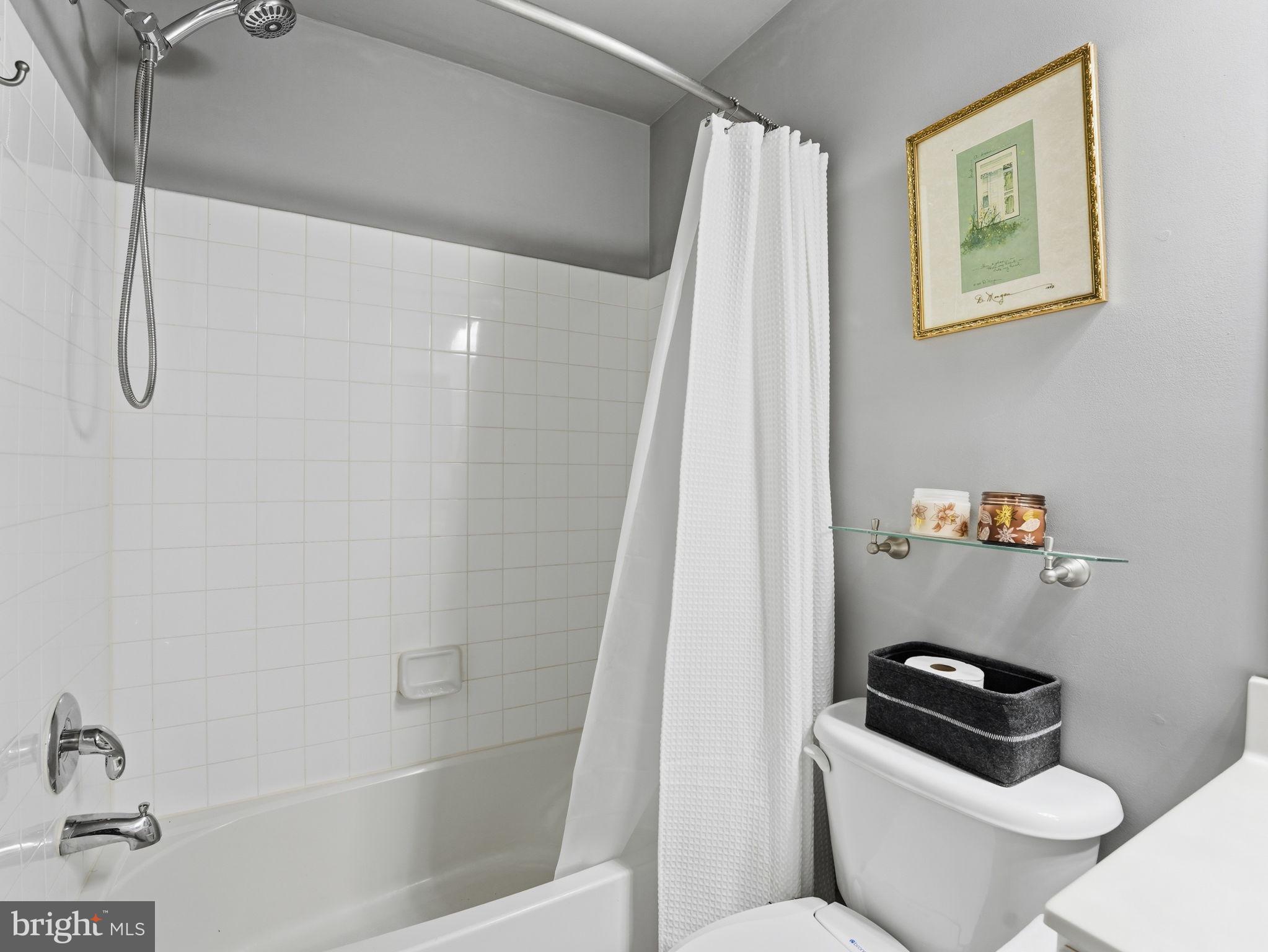 LAUREL HILL LANDBAY - Residential