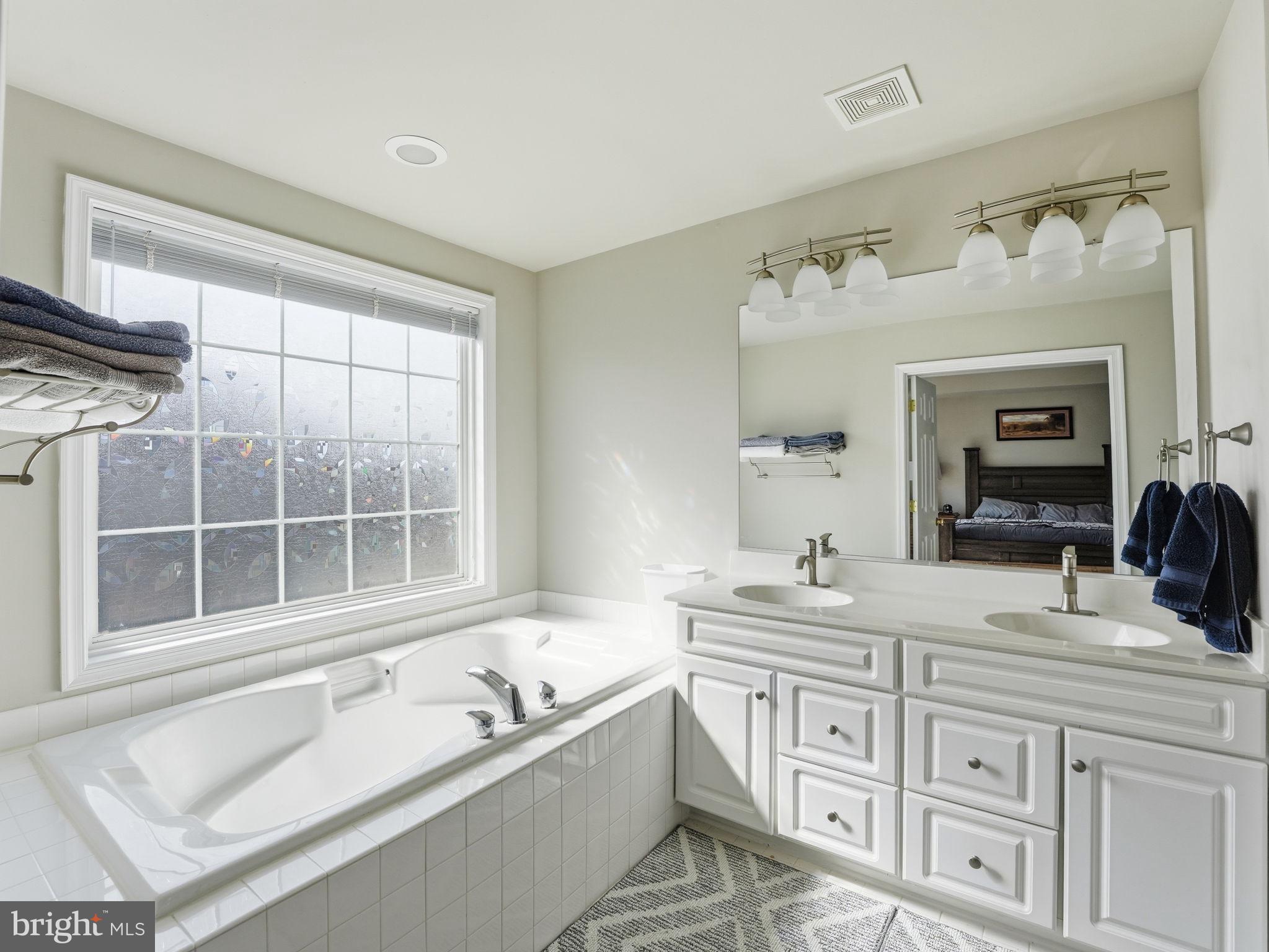 LAUREL HILL LANDBAY - Residential