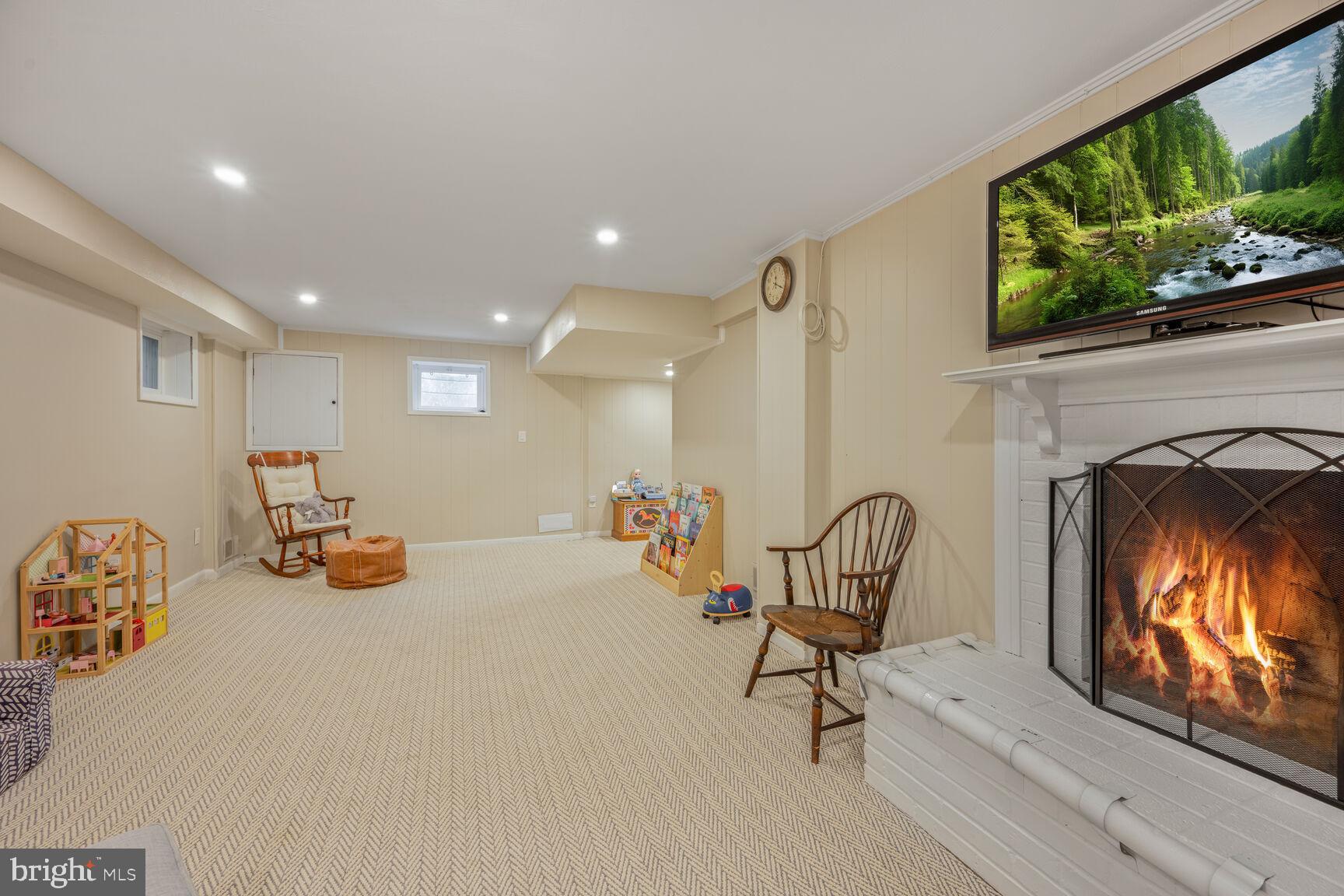 WESTMORELAND HILLS - Residential