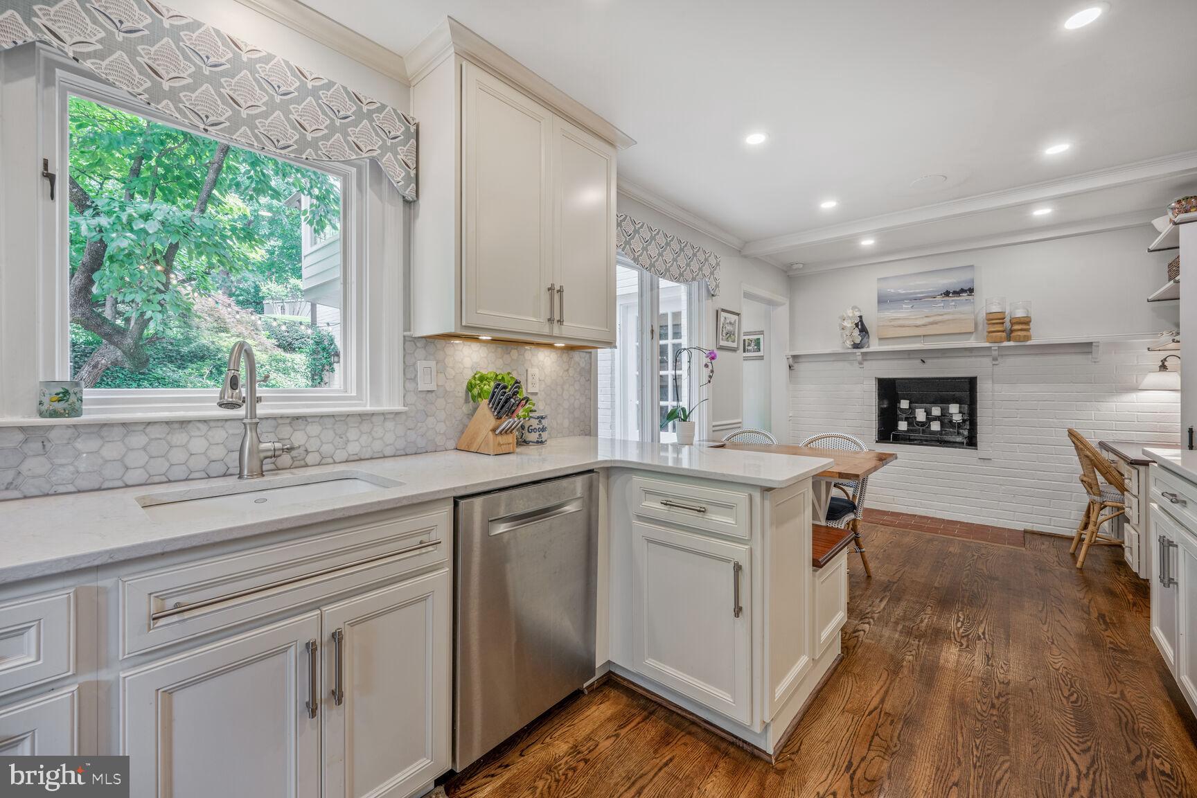 WESTMORELAND HILLS - Residential