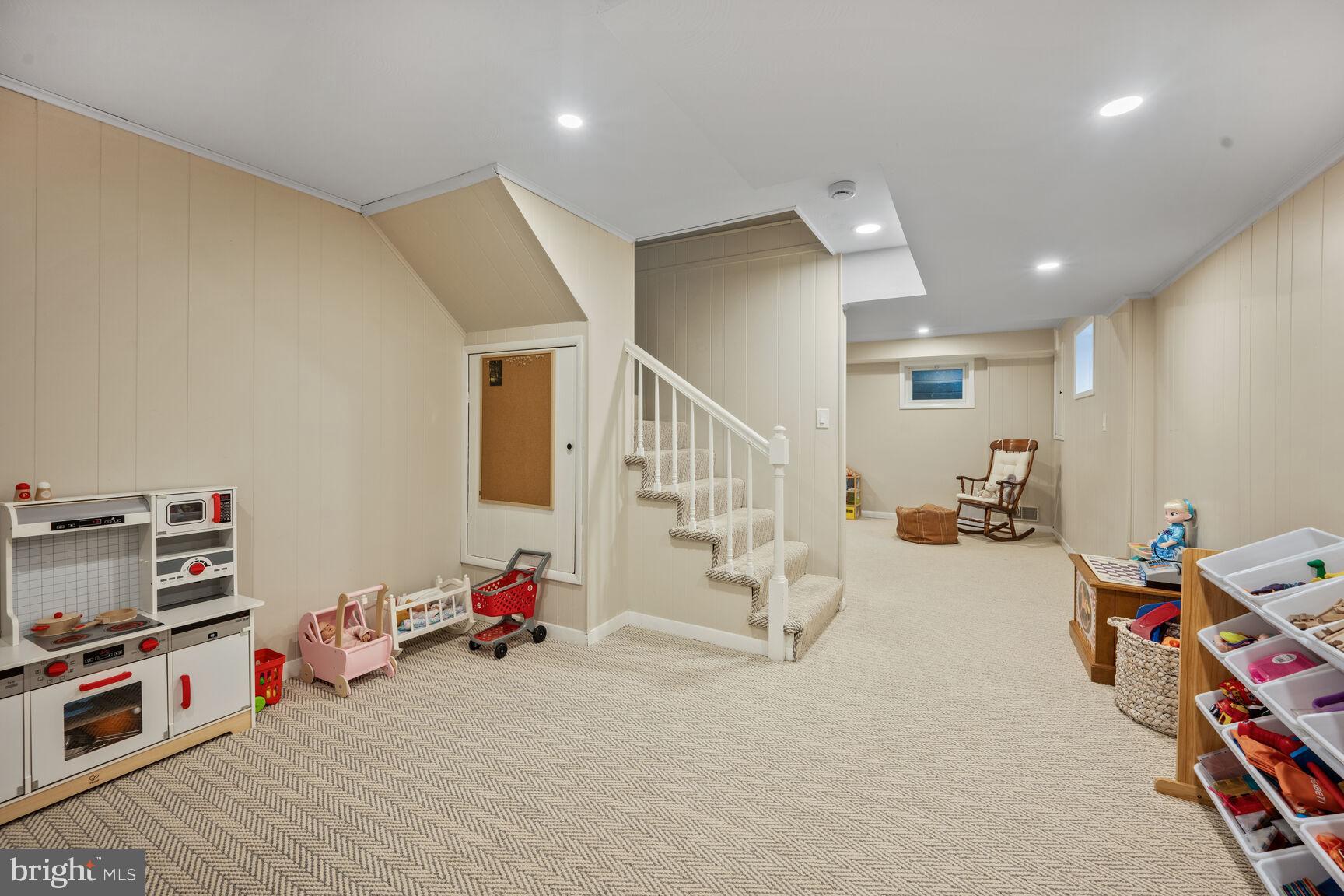 WESTMORELAND HILLS - Residential