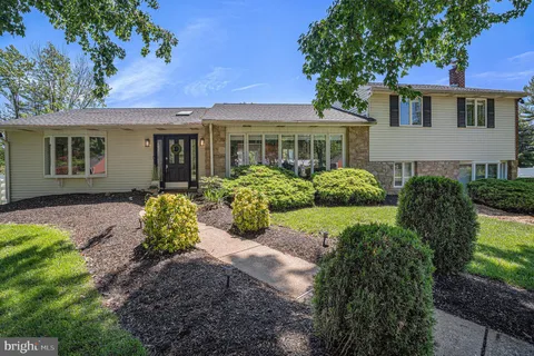 1402 Walnut Street, Blue Bell, PA MLS: PAMC2140702