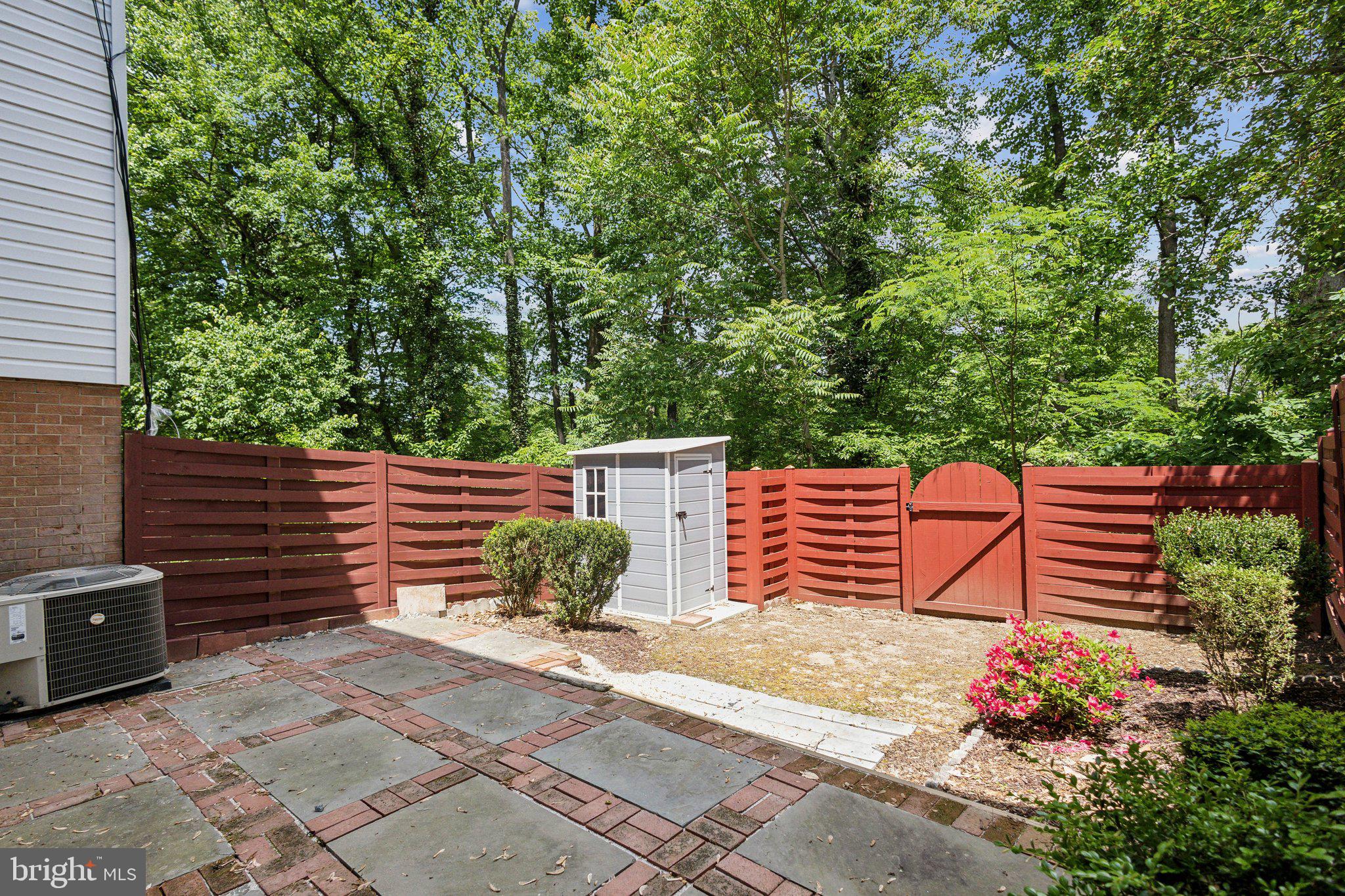 GREENWICH HILL - Residential Lease