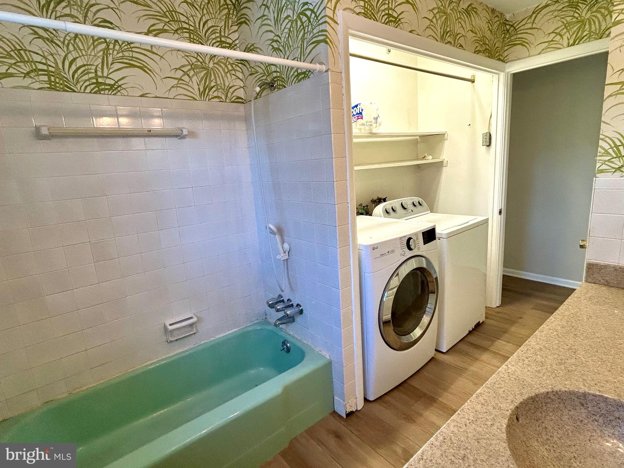 RIVERVIEW - Residential