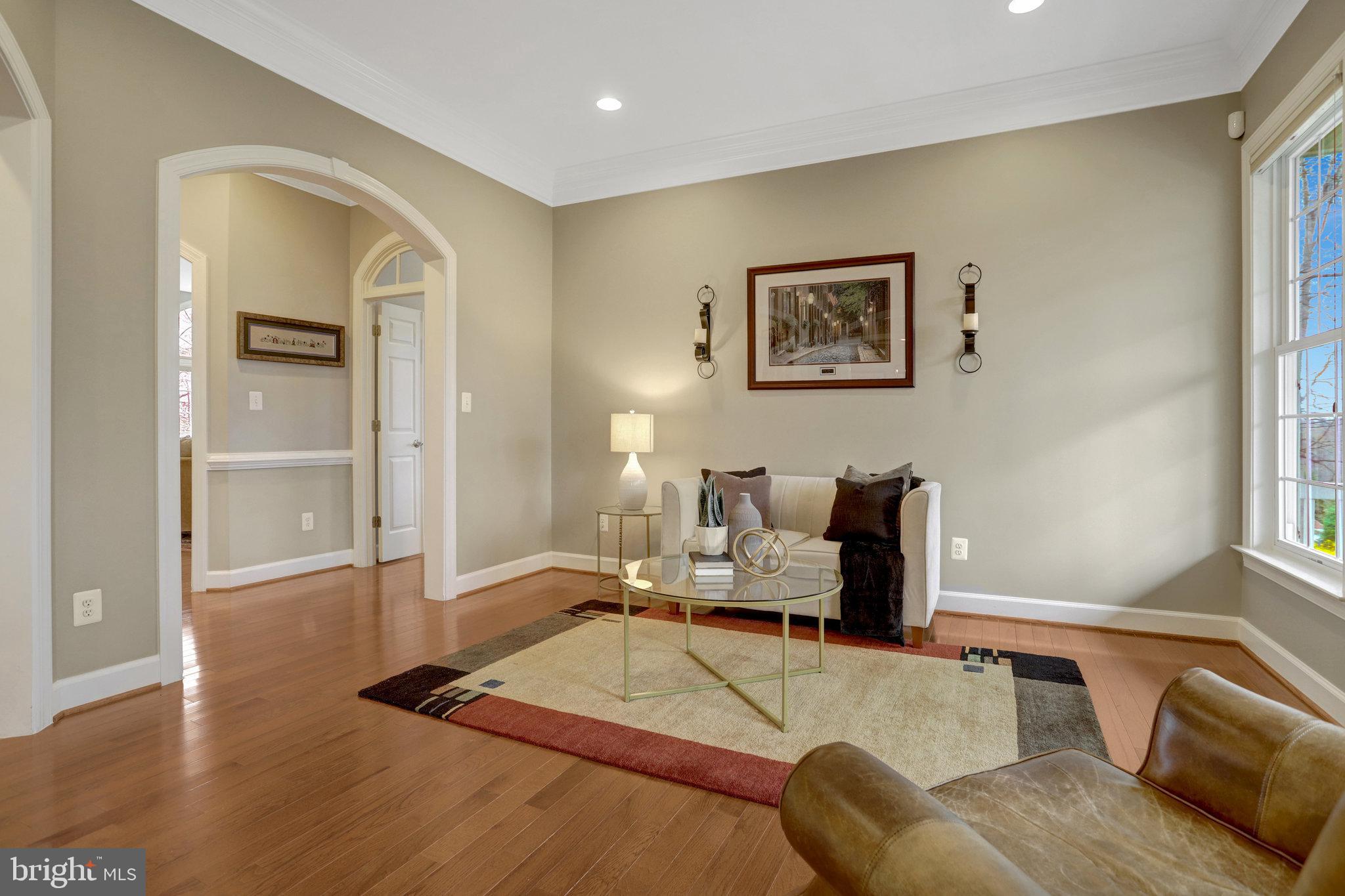 5620 GLENWOOD DRIVE