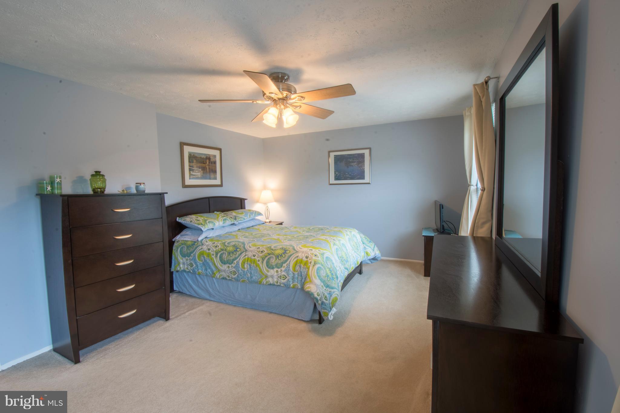 WHISPERING WOODS - Residential