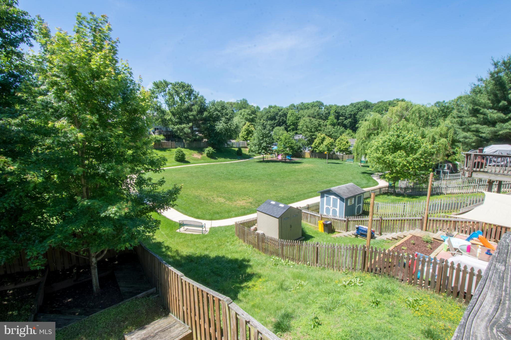 WHISPERING WOODS - Residential