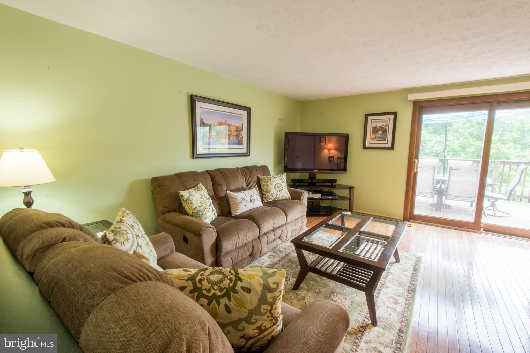 WHISPERING WOODS - Residential