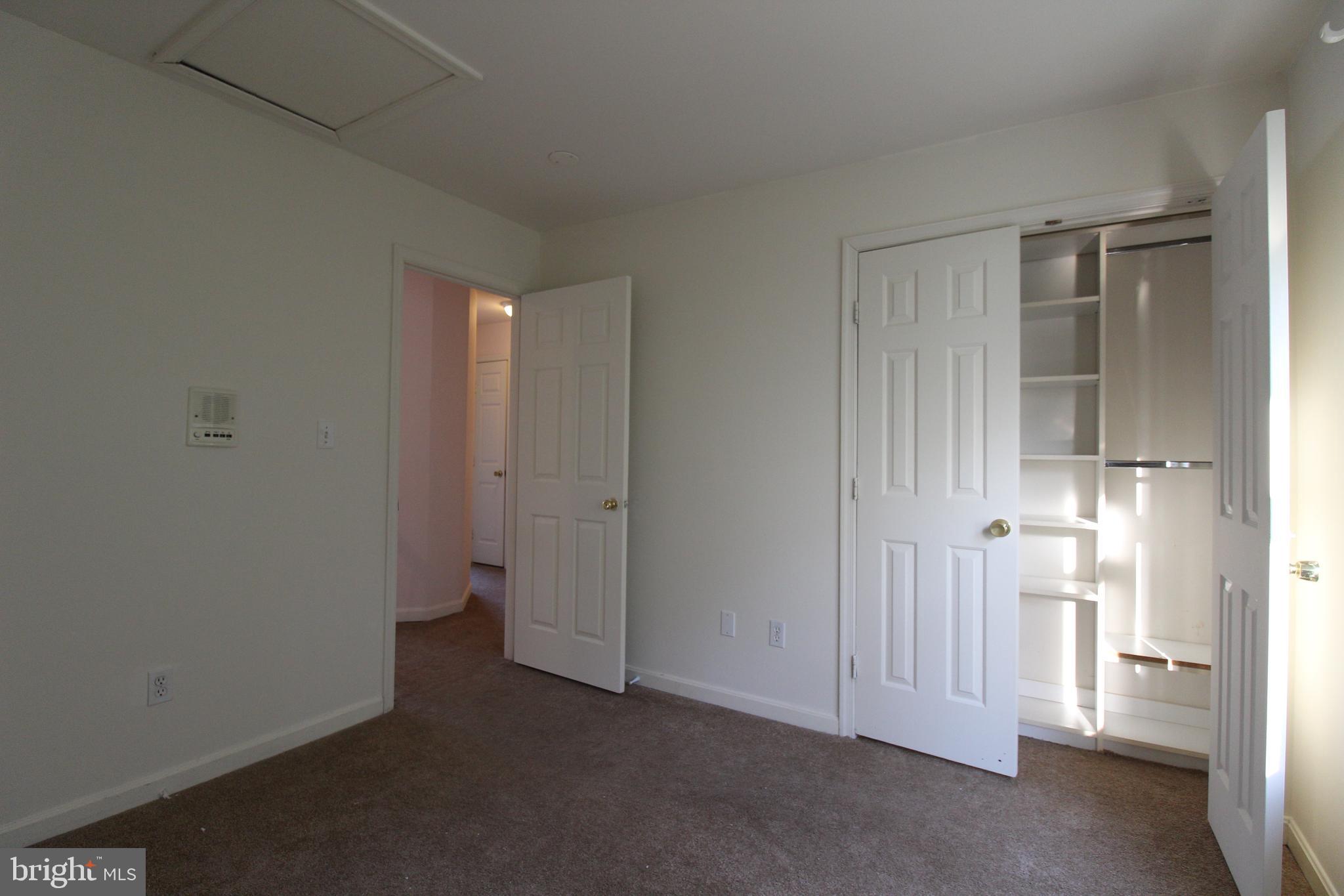 FIVE OAKS ESTATES - Residential Lease