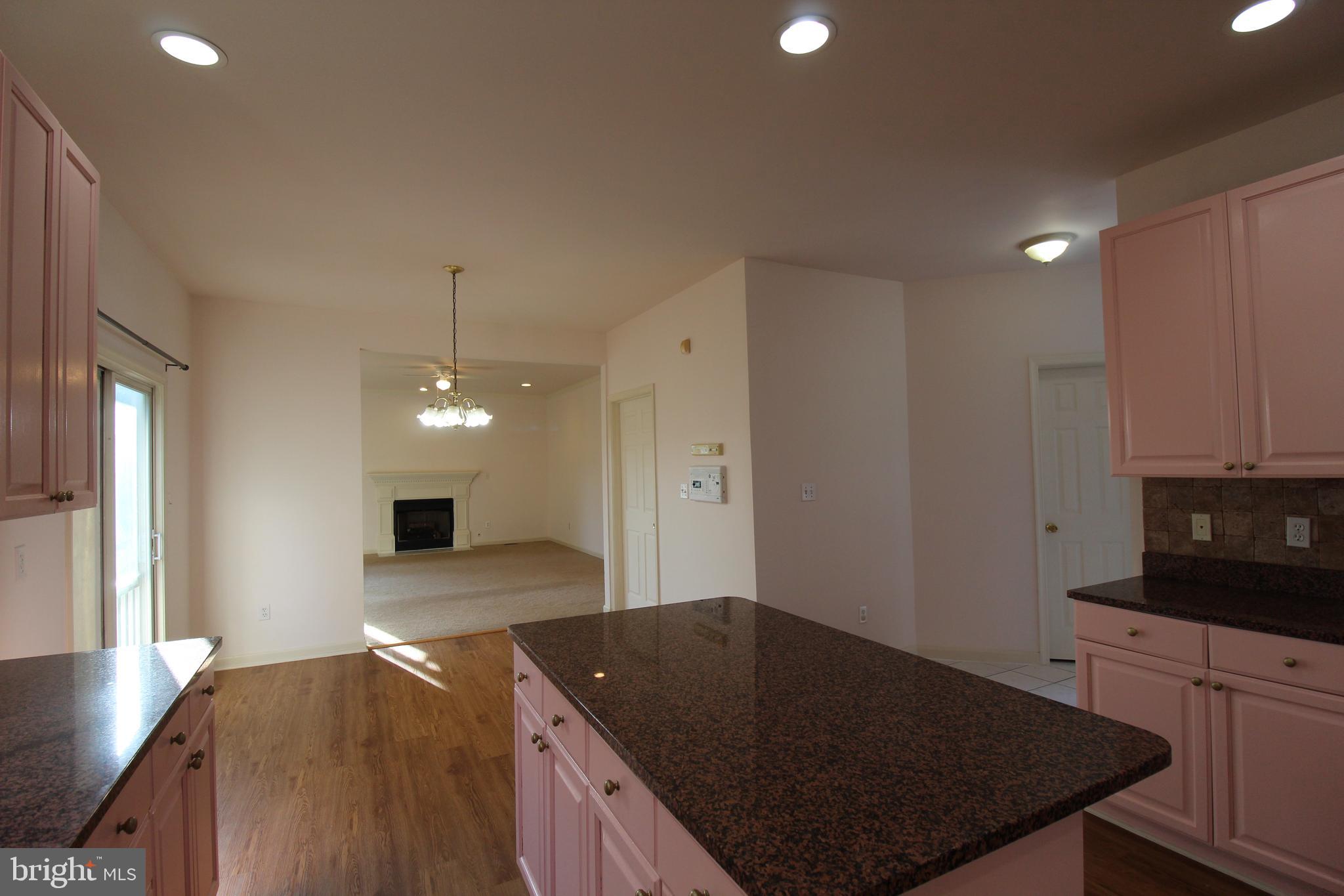 FIVE OAKS ESTATES - Residential Lease