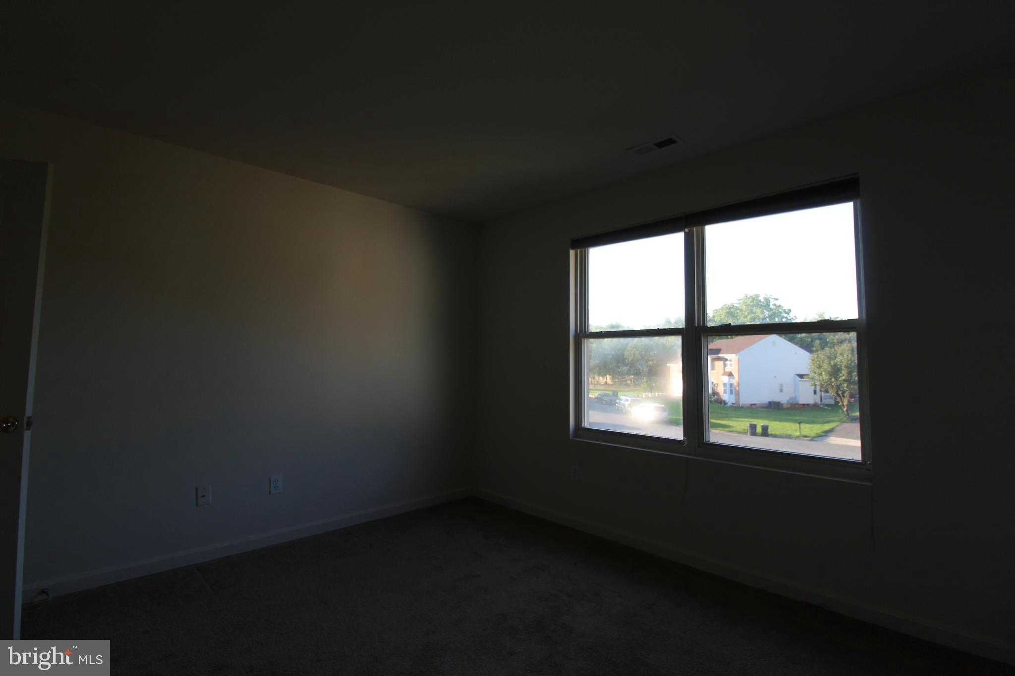 FIVE OAKS ESTATES - Residential Lease