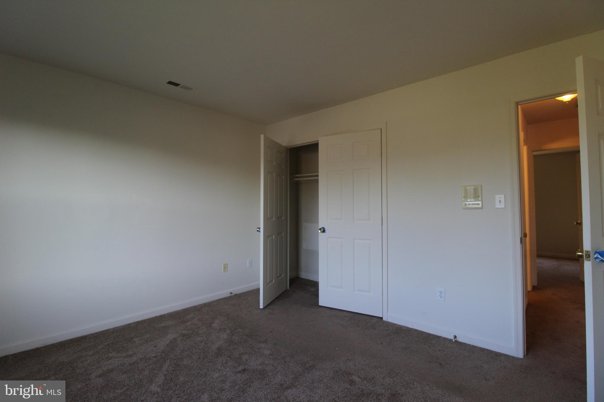 FIVE OAKS ESTATES - Residential Lease