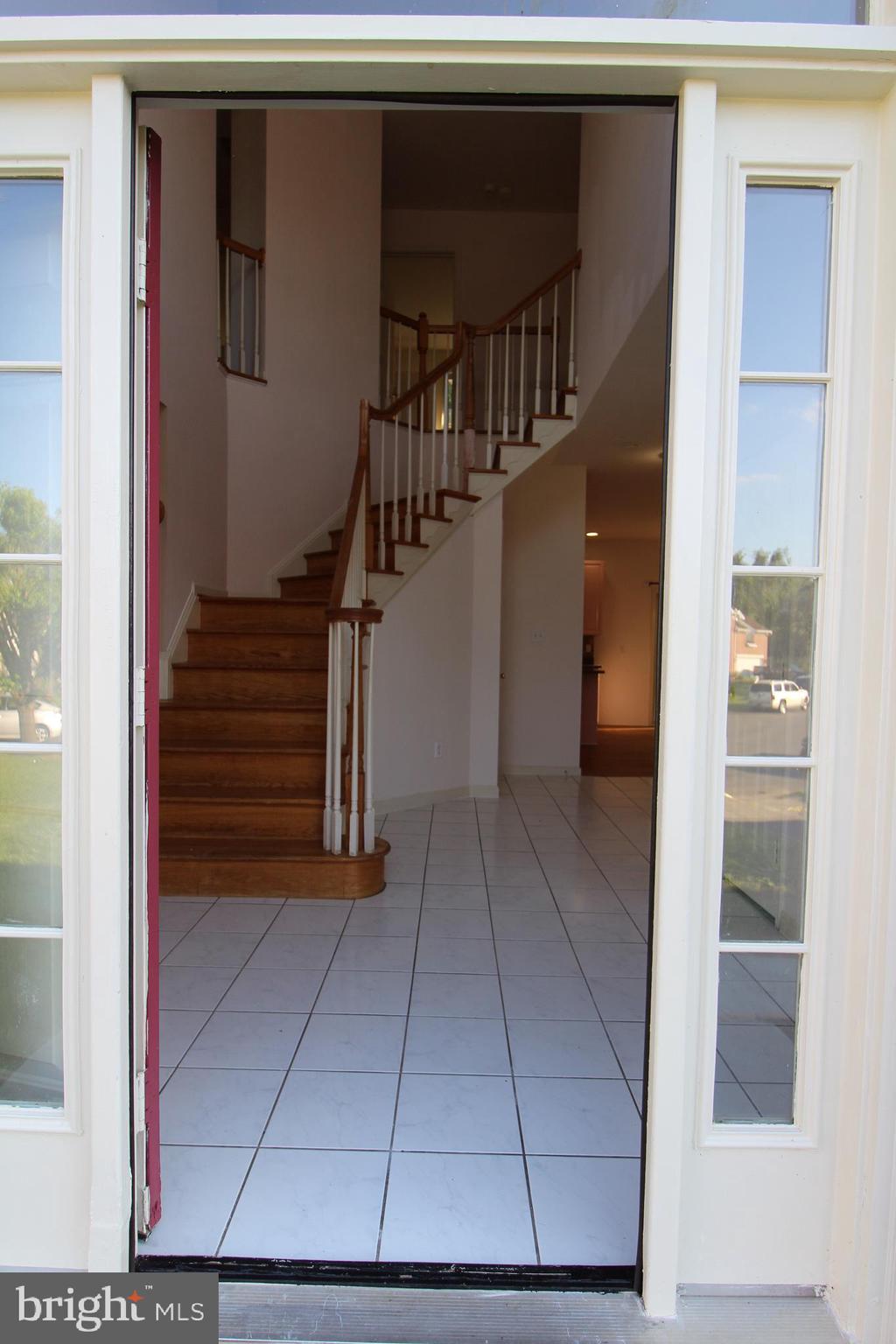 FIVE OAKS ESTATES - Residential Lease