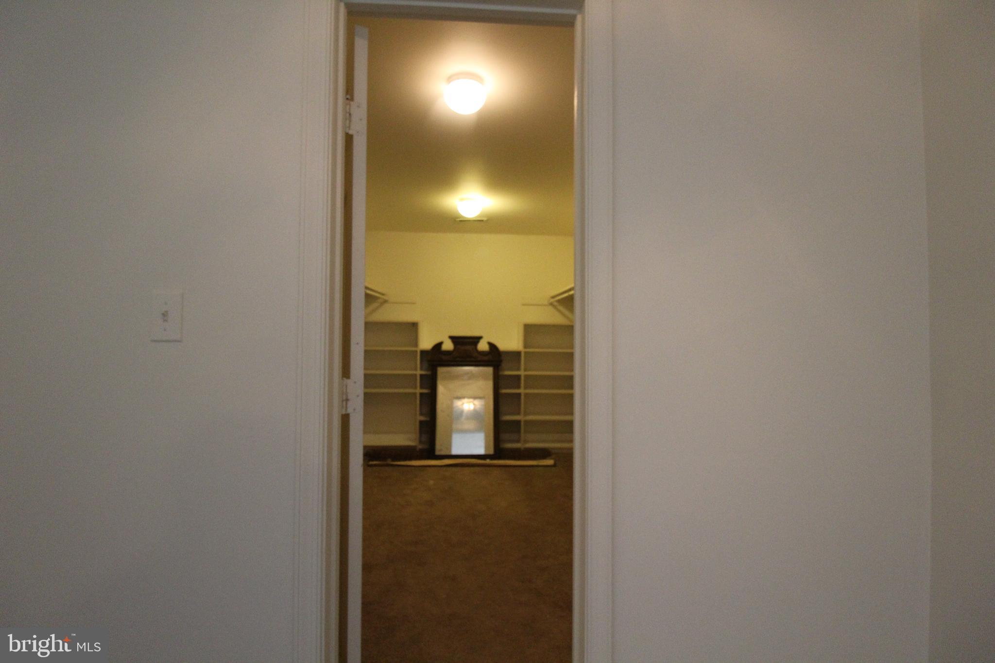 FIVE OAKS ESTATES - Residential Lease